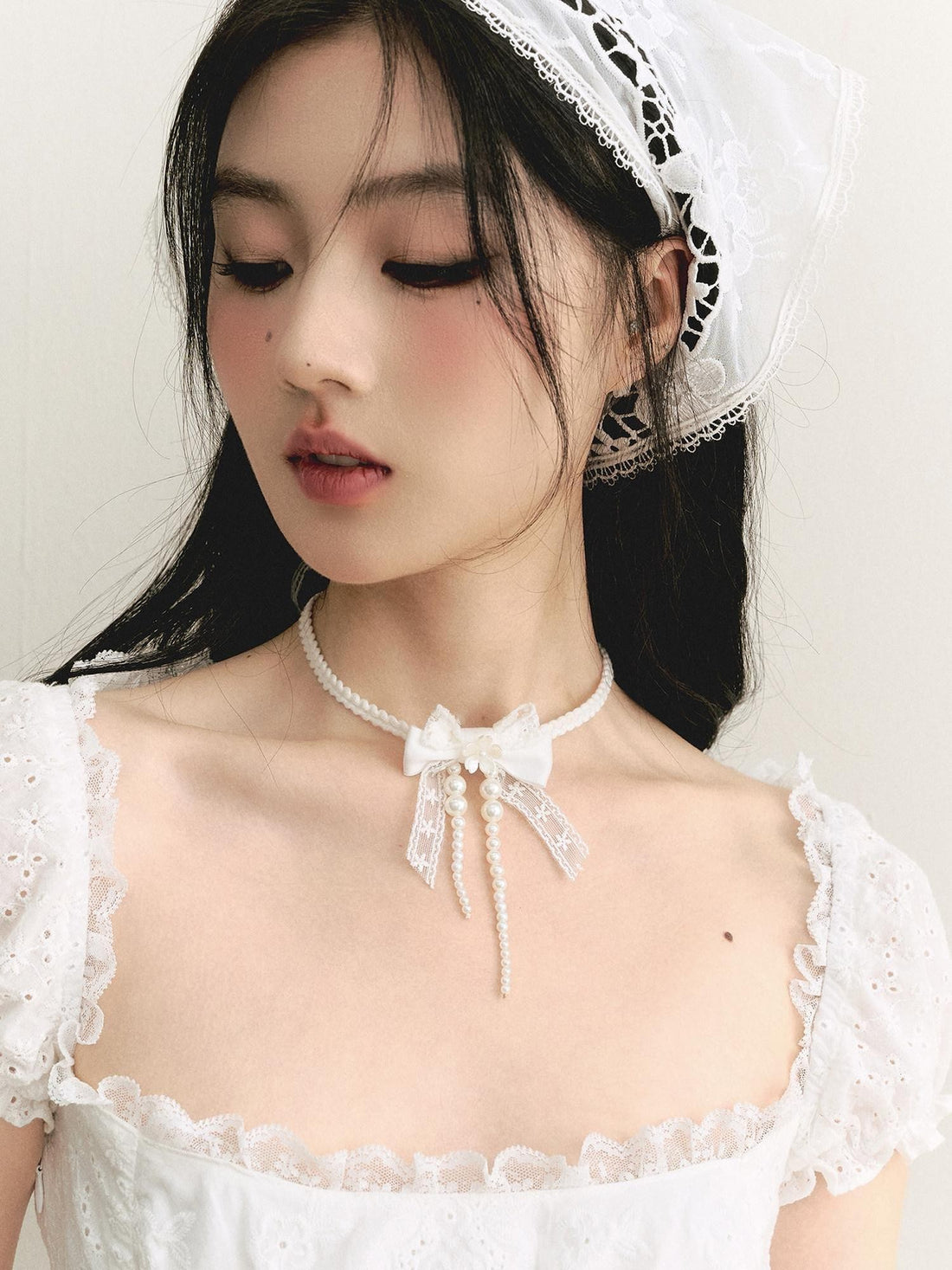 1P STUDIO White Lace Bowknot Pearl Tie Necklace Women&