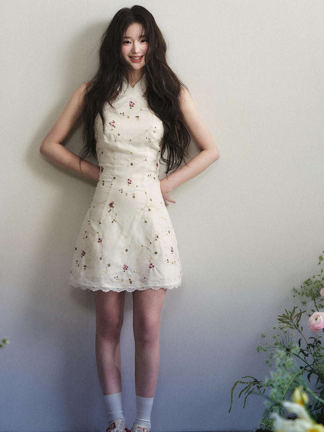1P STUDIO White Lace Cross Neck Cutout Waist Women&