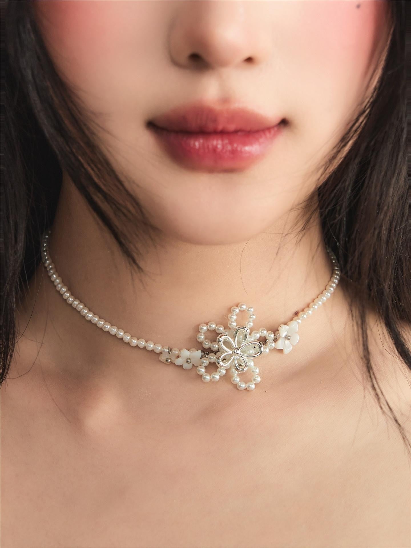 1P STUDIO White Pearl Flower Beaded Woven Women&