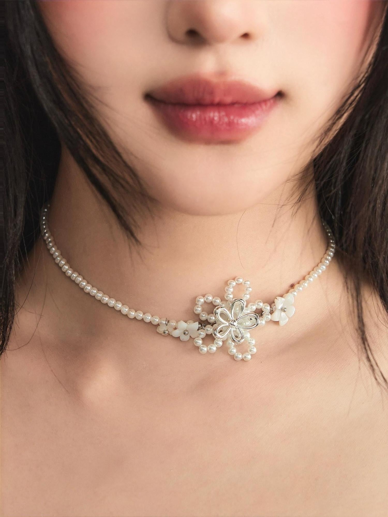 1P STUDIO White Pearl Flower Beaded Woven Women&