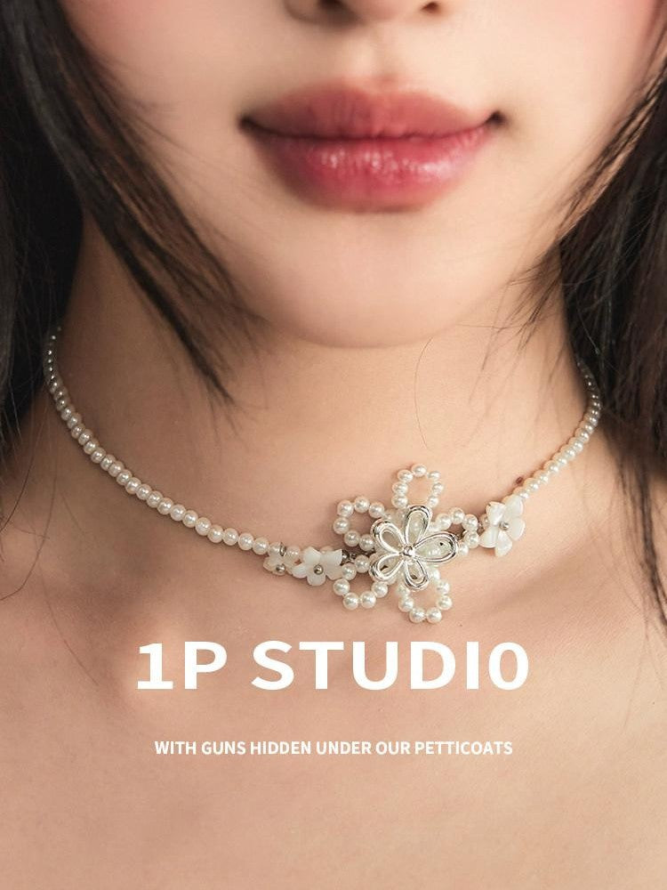 1P STUDIO White Pearl Flower Beaded Woven Women&
