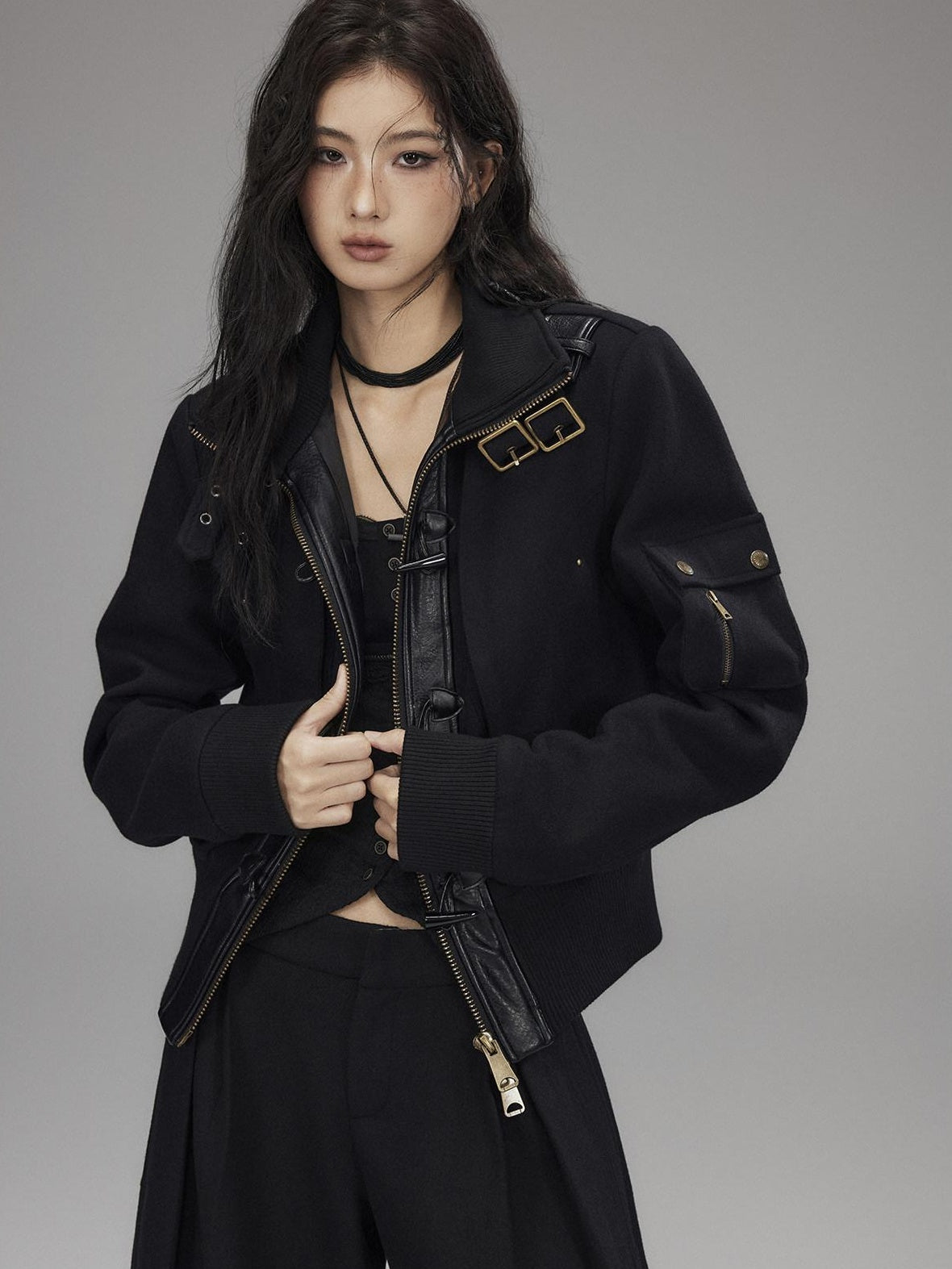 Low pixel Slim Fit Gothic V-neck Paneled Knit Black Womens Everyday Long Sleeve Crop Tops