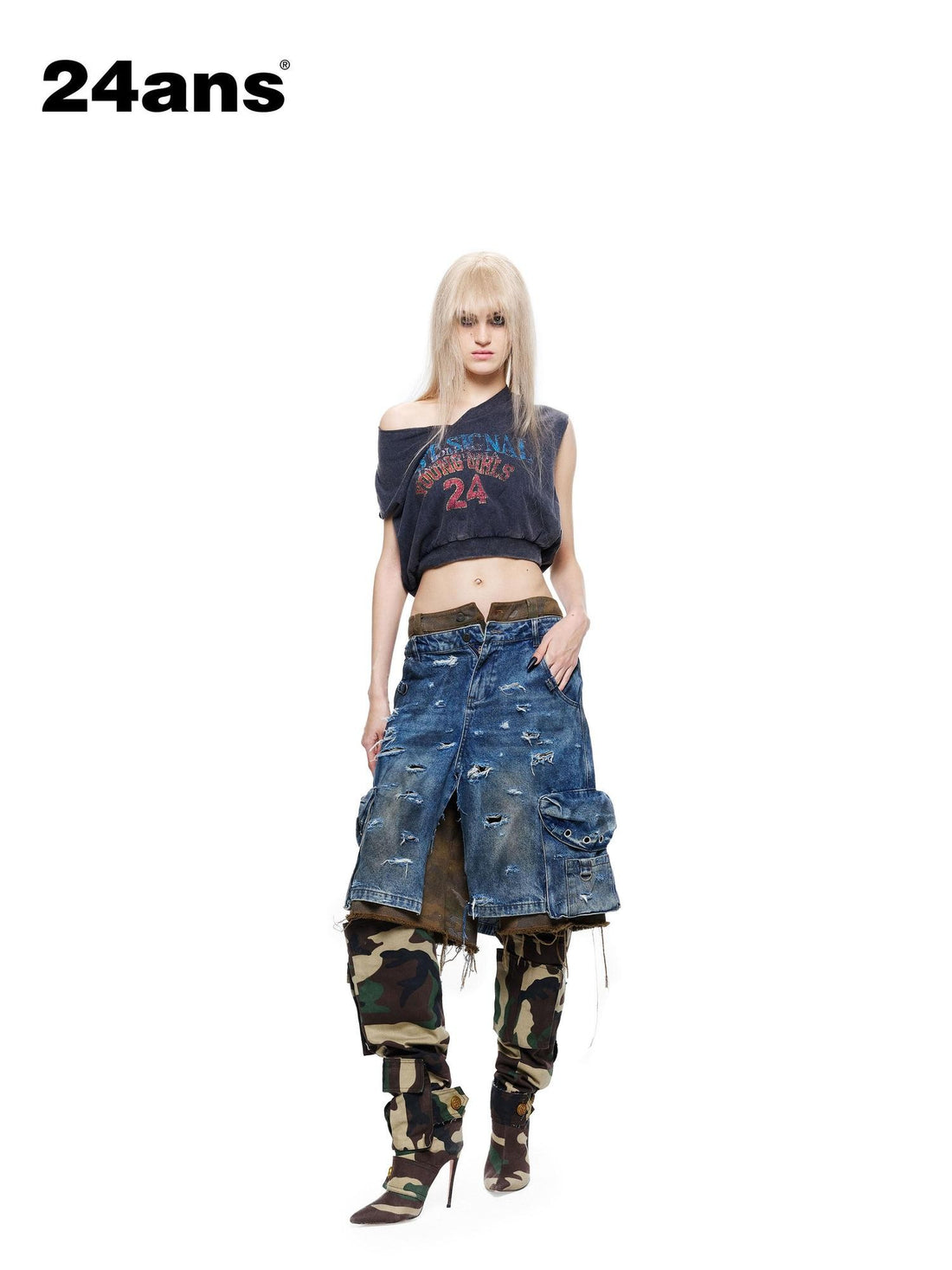 24ans Cropped Salt Washed Alphanumeric Print V-neck H Line Women&