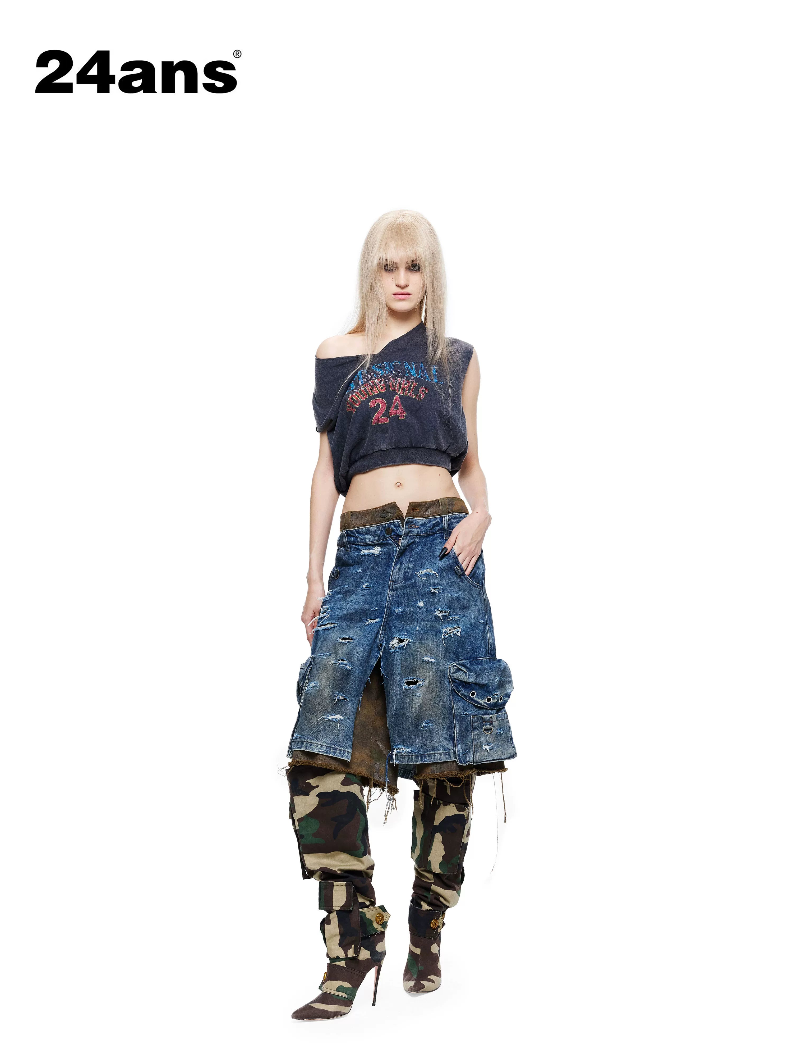 24ans Cropped Salt Washed Alphanumeric Print V-neck H Line Women&