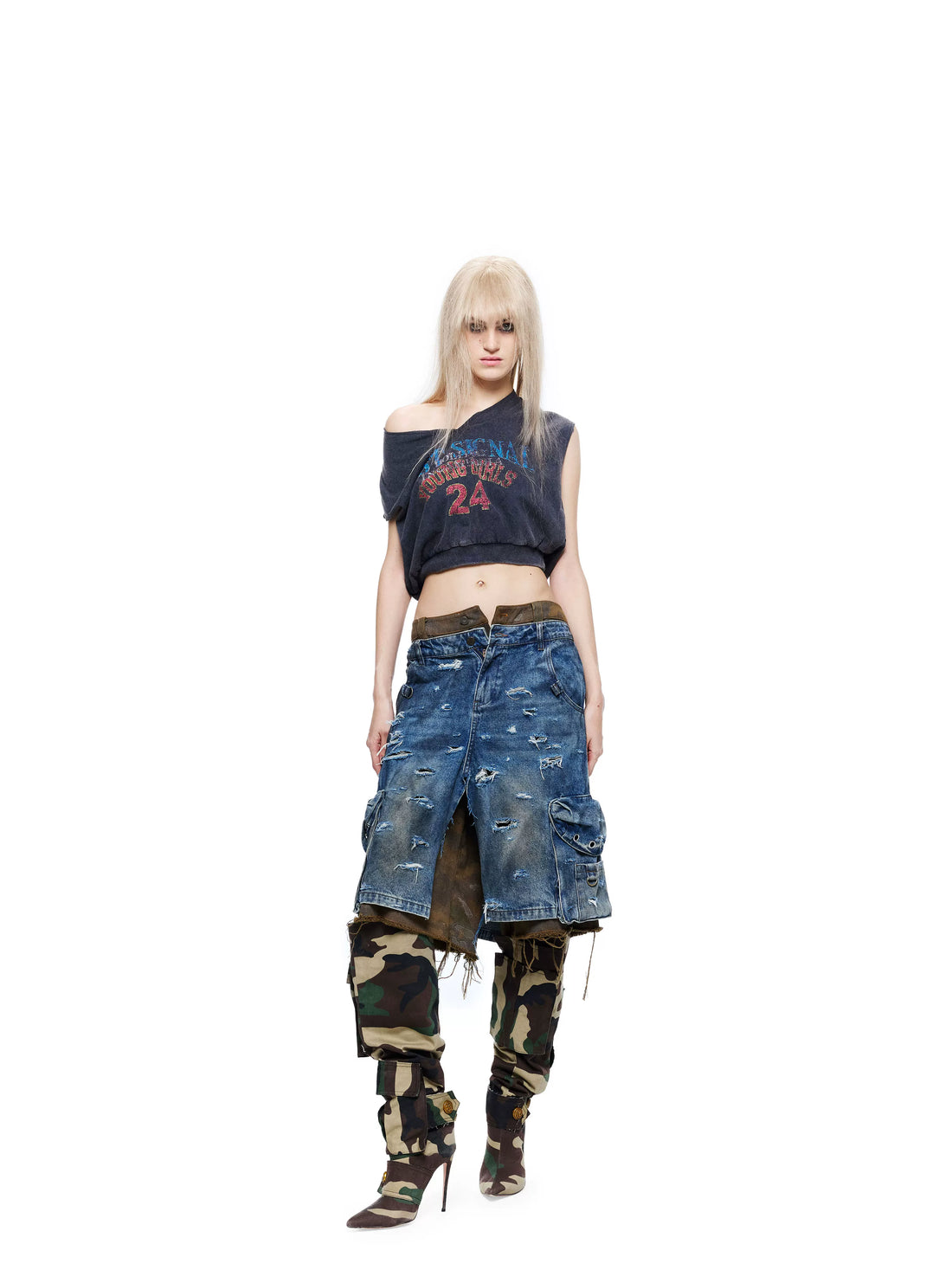 24ans Cropped Salt Washed Alphanumeric Print V-neck H Line Women&
