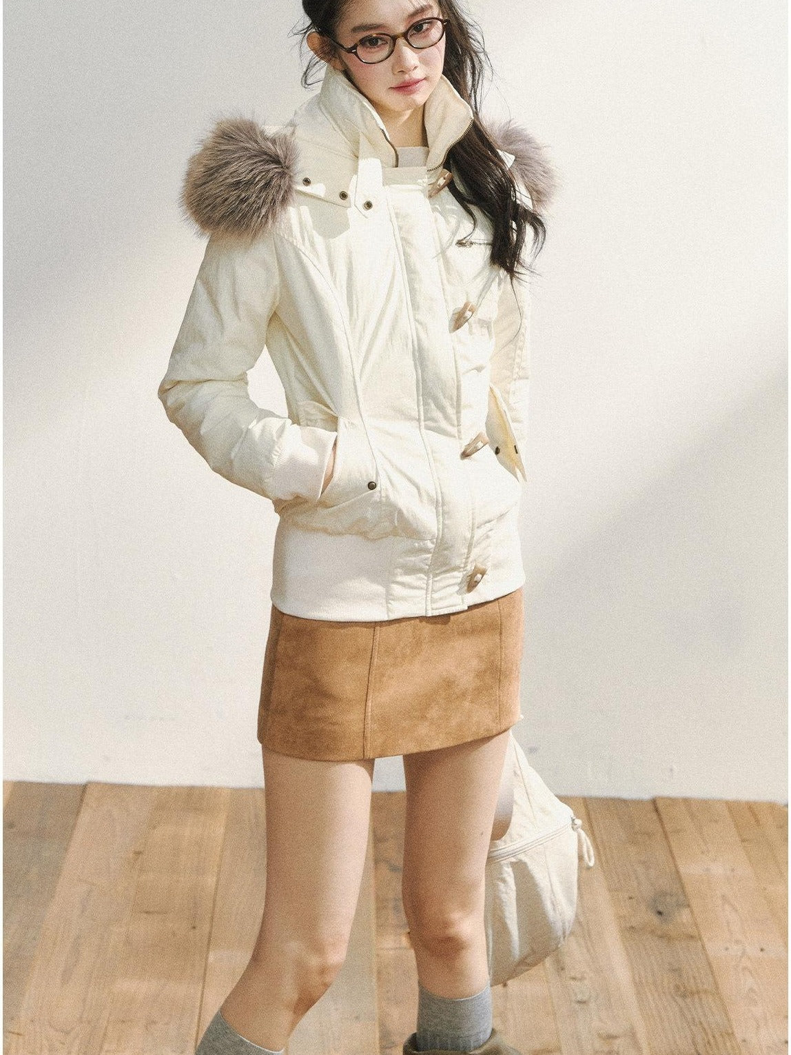 7Shiftin Warm Hooded Two Tone Fur Collar Toggle Closure Short Casual Women Puffer Jackets