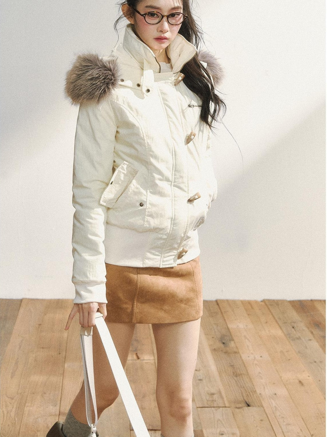 7Shiftin Warm Hooded Two Tone Fur Collar Toggle Closure Short Casual Women Puffer Jackets