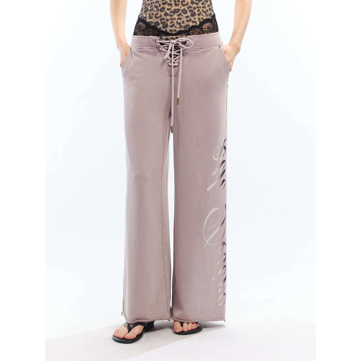 2th_Desire_Asymmetric_Letter_Print_Leopard_Patch_Women&