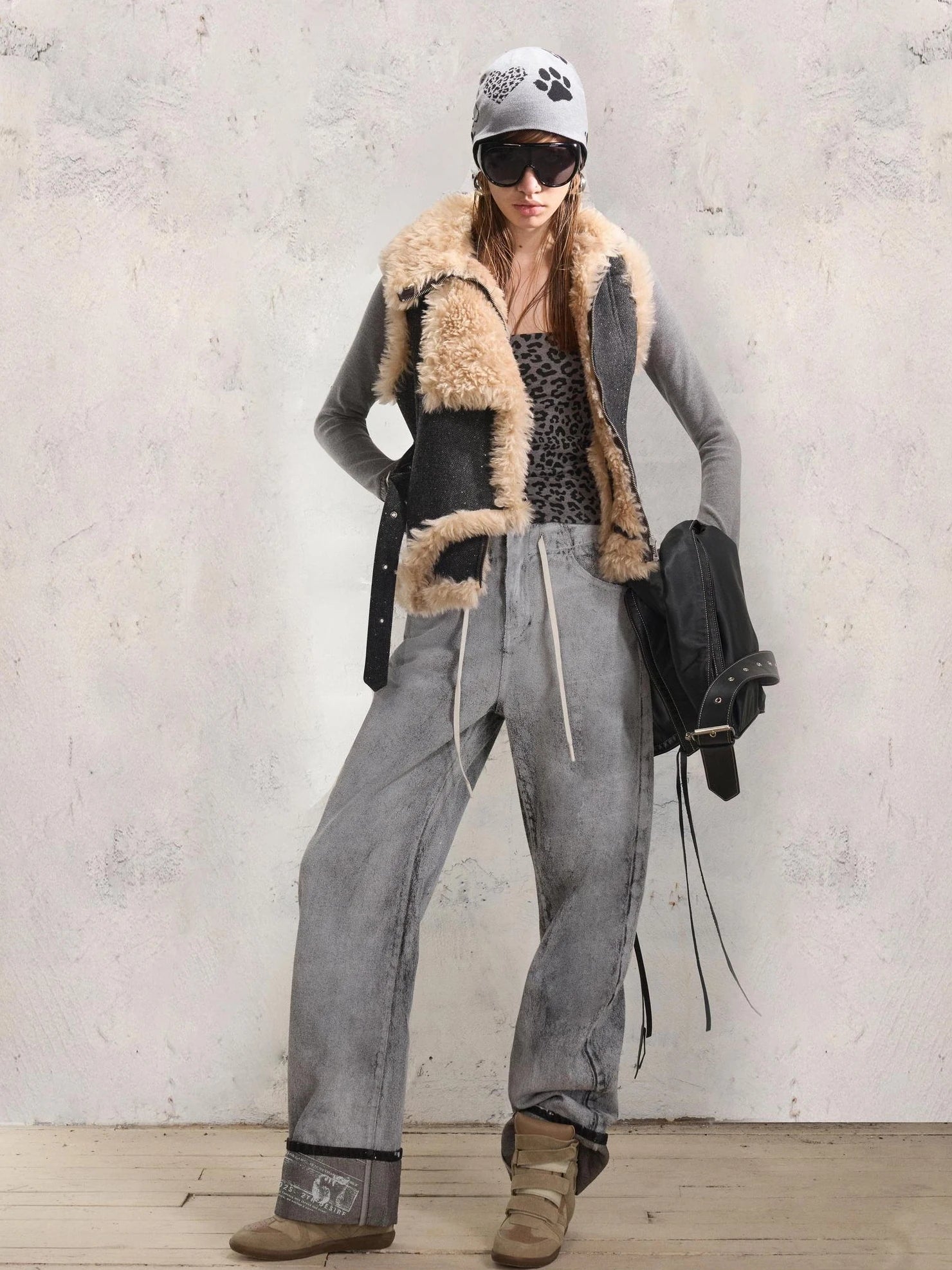 2th Desire Fleece Lined Wool Blend V Neck Zipper Front Paneled Women Black White Warm Vest