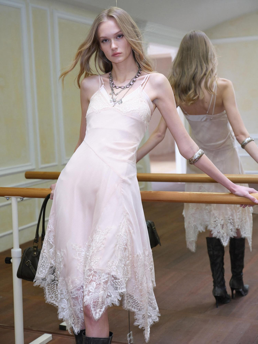 2th Desire Lace Hem Layered Asymmetric V-neck Camisole Women&