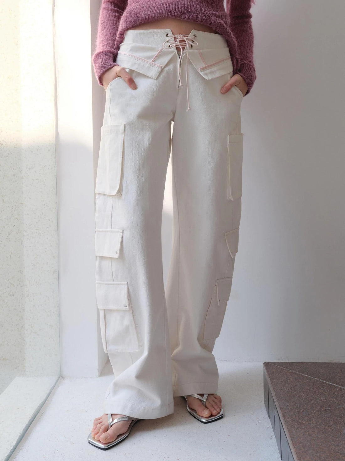 Low Rise Cargo Denim Jeans With Adjustable Dual Waistband