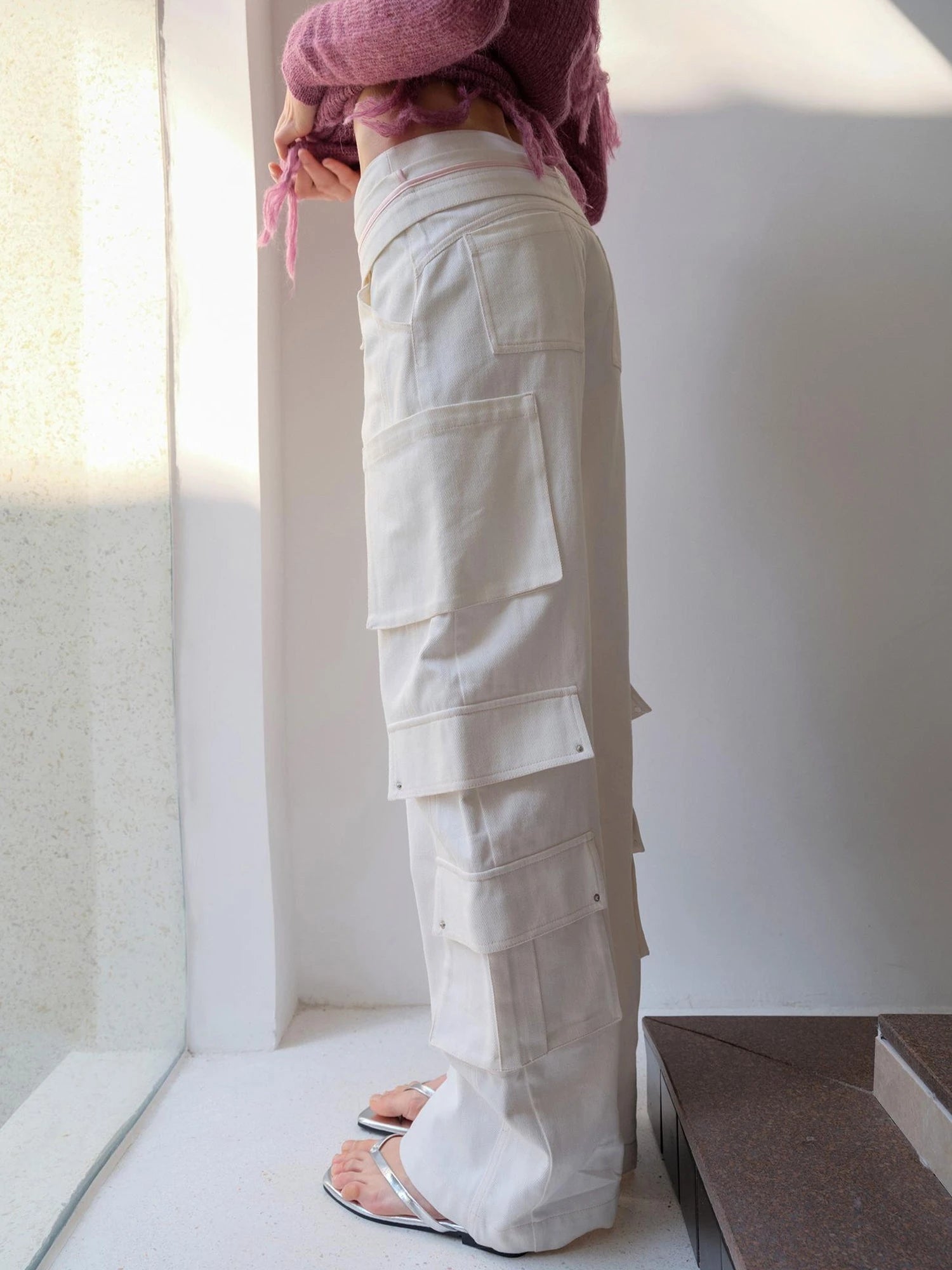 Low Rise Cargo Denim Jeans With Adjustable Dual Waistband