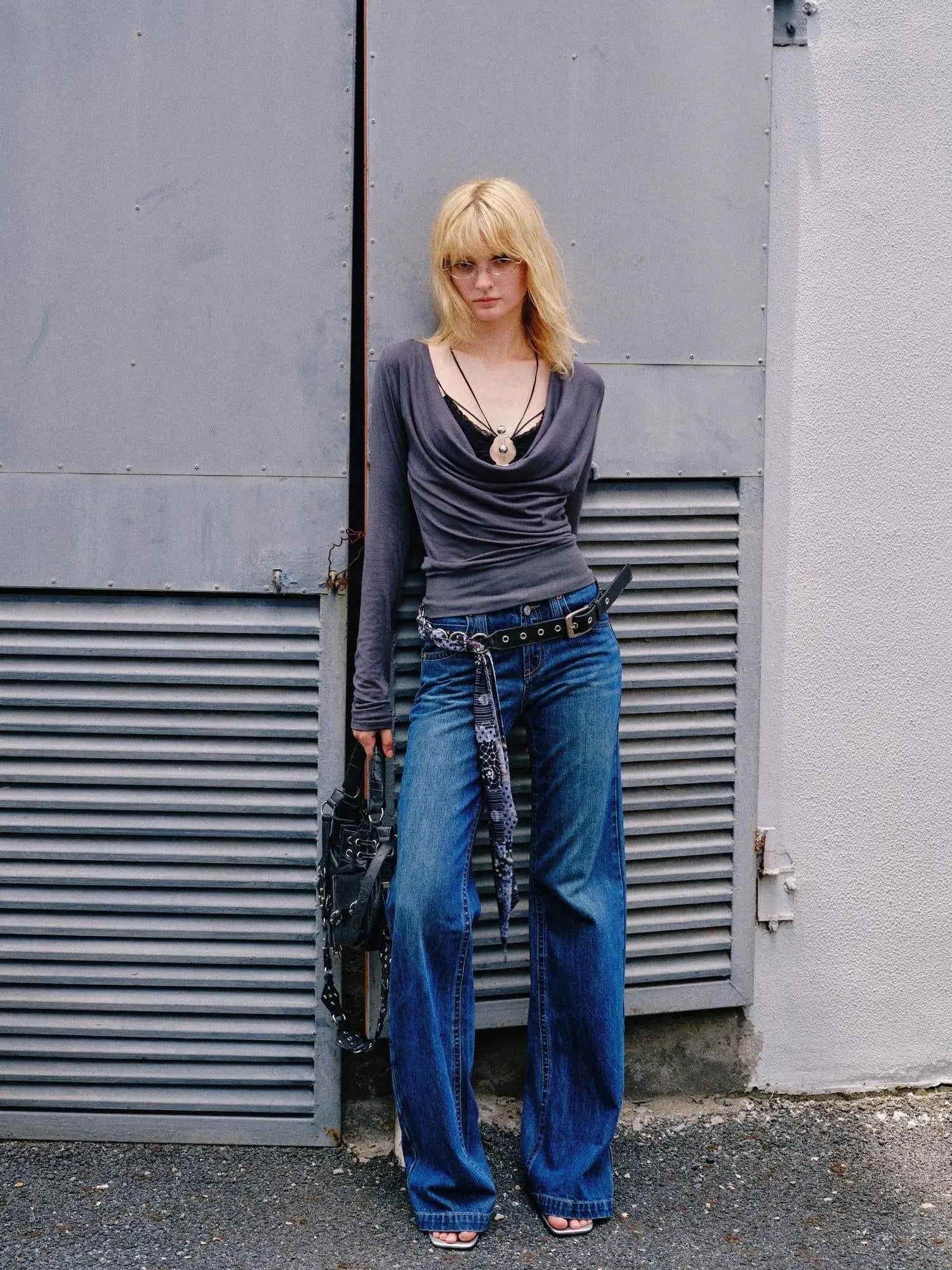 Retro Contrast Embroidered Low Rise Washed Blue Straight Jeans