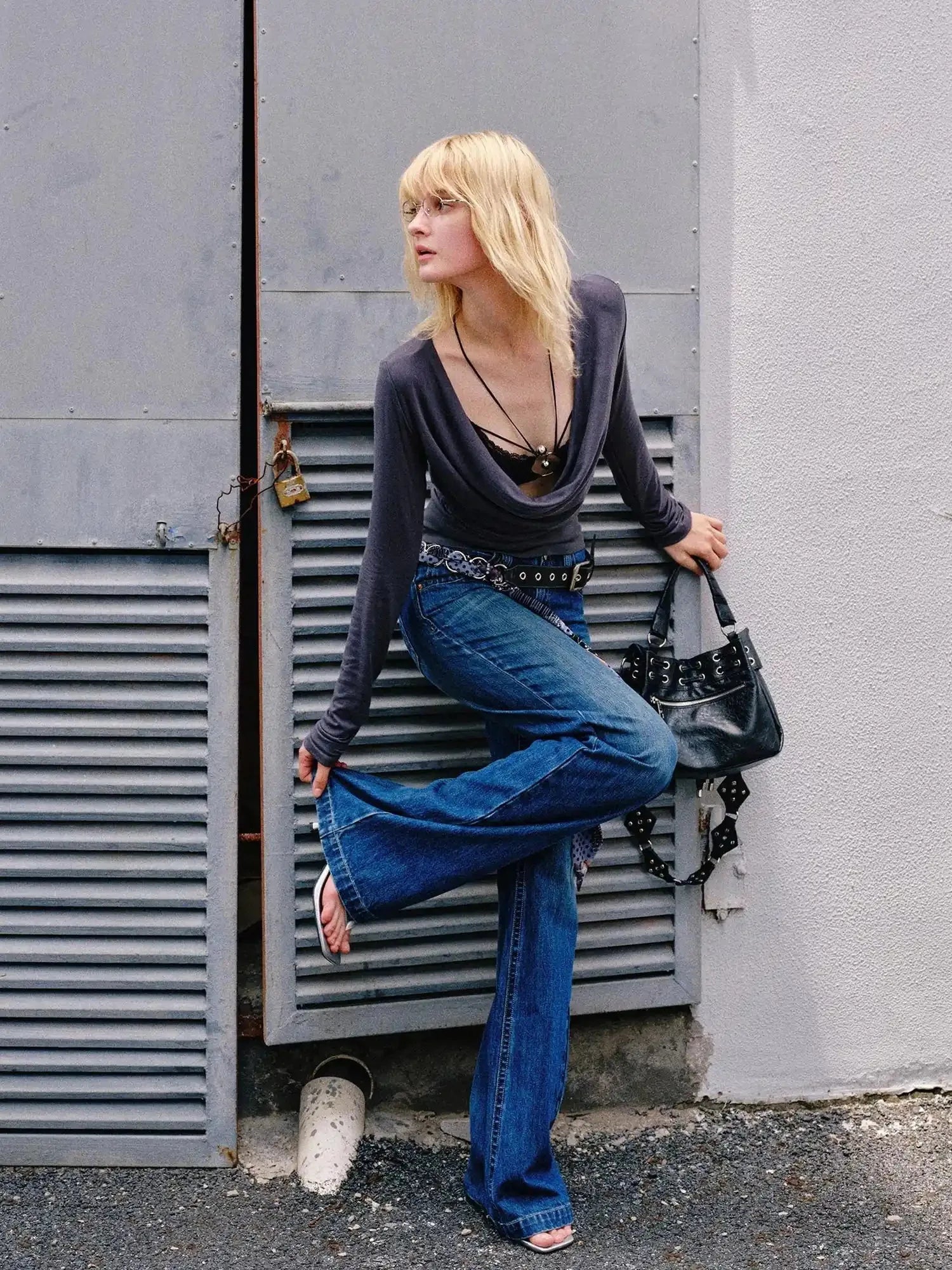 Retro Contrast Embroidered Low Rise Washed Blue Straight Jeans