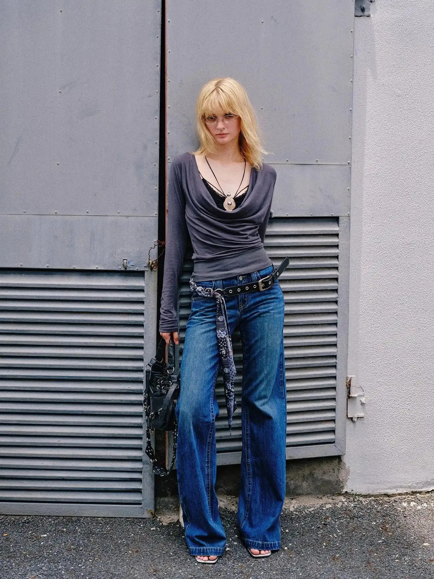 Retro Contrast Embroidered Low Rise Washed Blue Straight Jeans