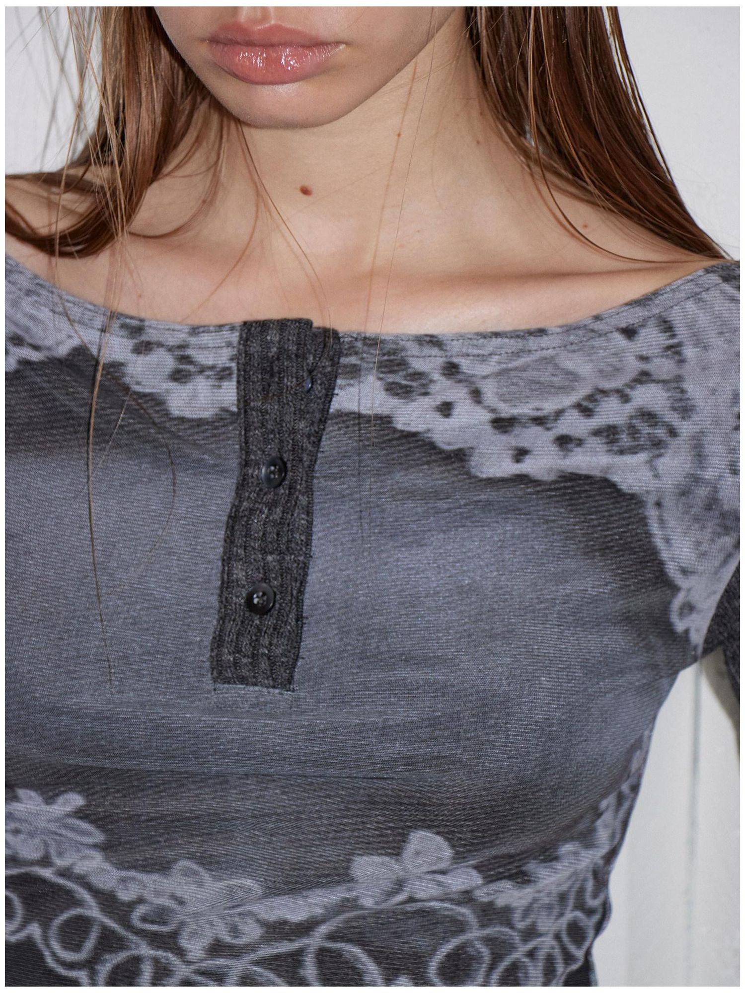2th Desire Reversible Vintage Slim Fit Printed Crop Women Gray Black Long Sleeve T-Shirts