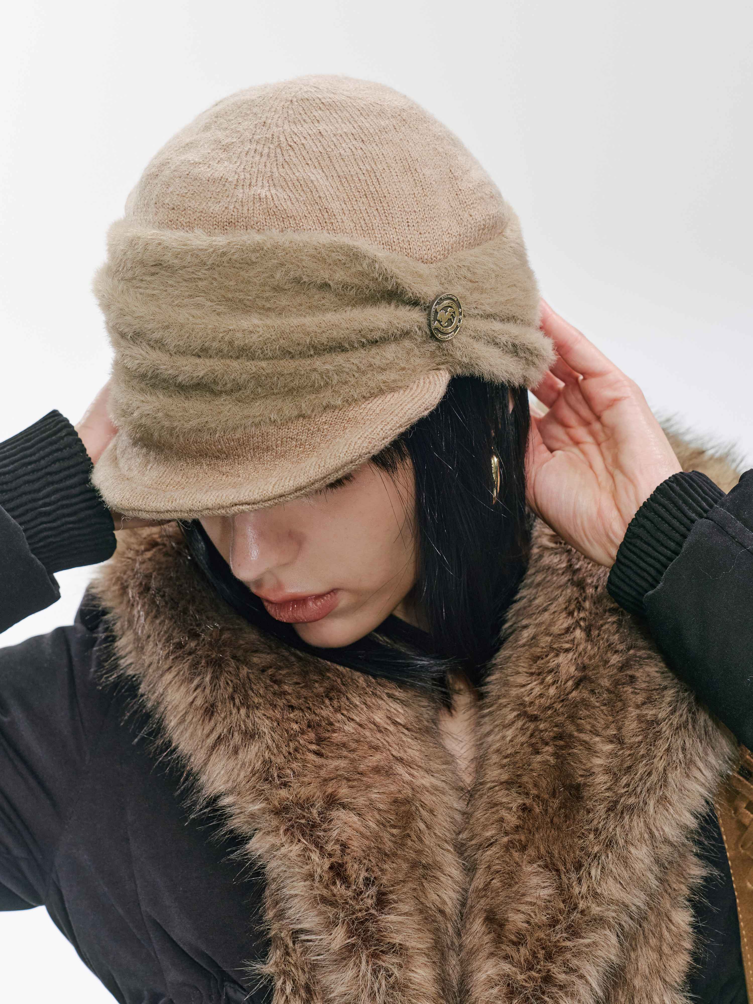 2th_Desire_Ruched_Detachable_Metal_Badge_Short_Visor_Slouchy_Women&