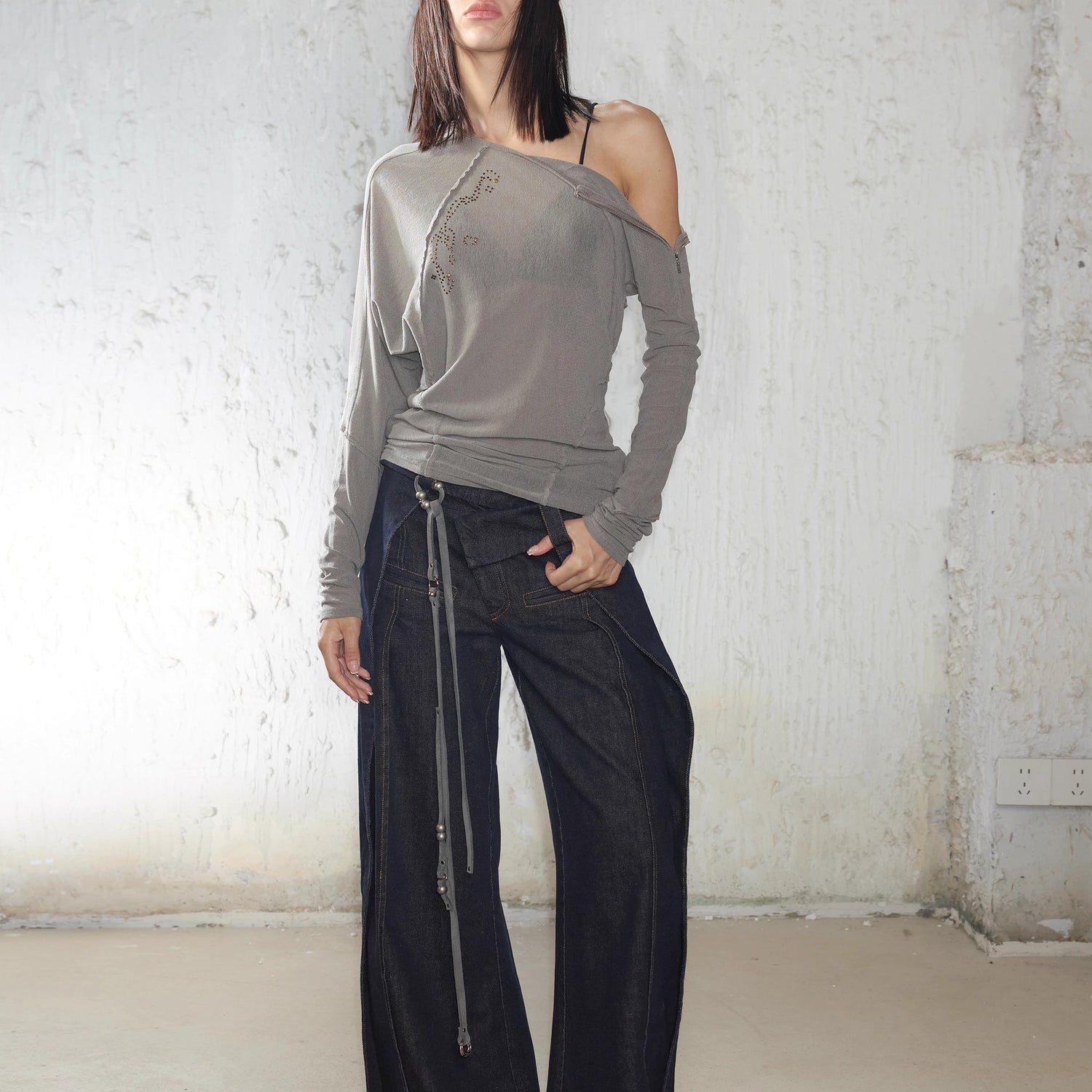 2th_Desire_Side_Zipper_Frayed_Edge_Knit_Top_MISSTT
