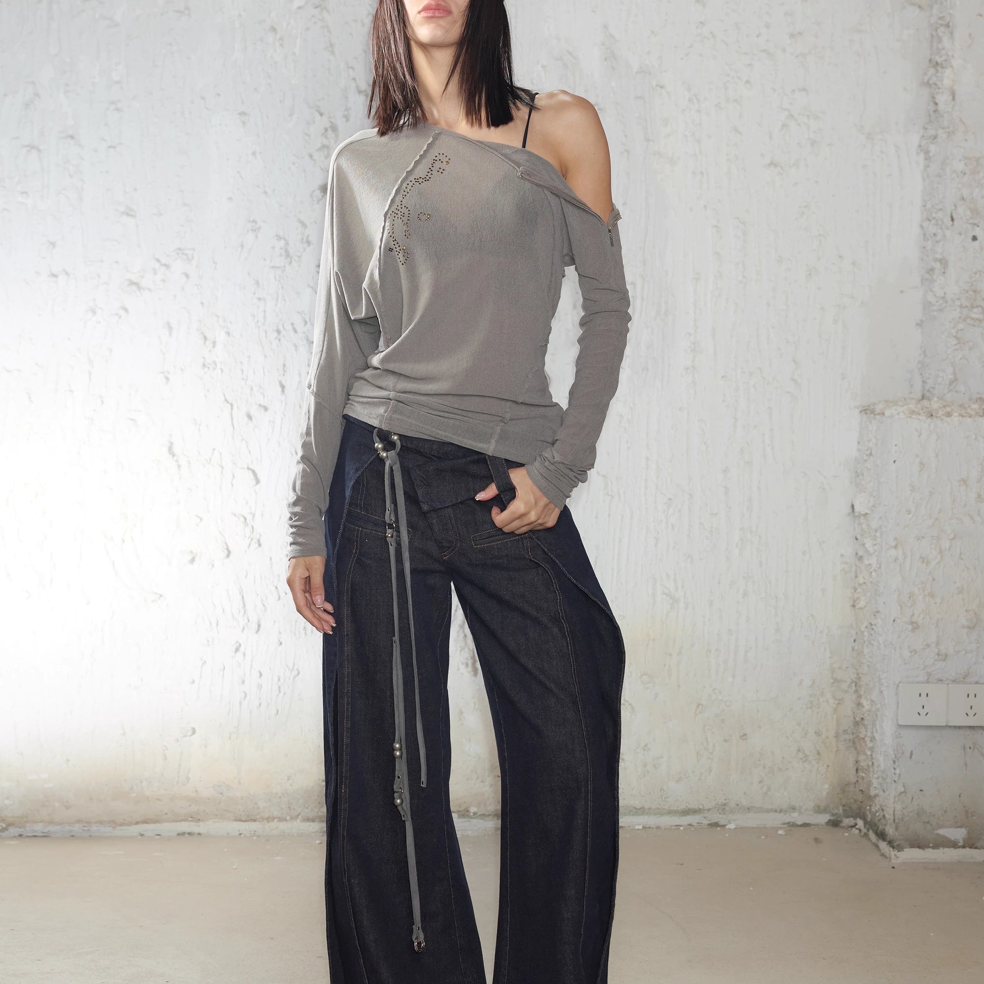 2th_Desire_Side_Zipper_Frayed_Edge_Knit_Top_MISSTT