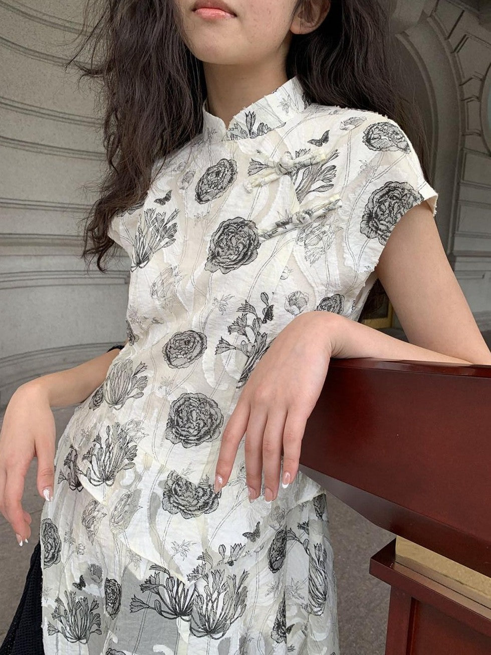 Dorydory Ivory Cutwork Stand Collar Asymmetric Hem Women&