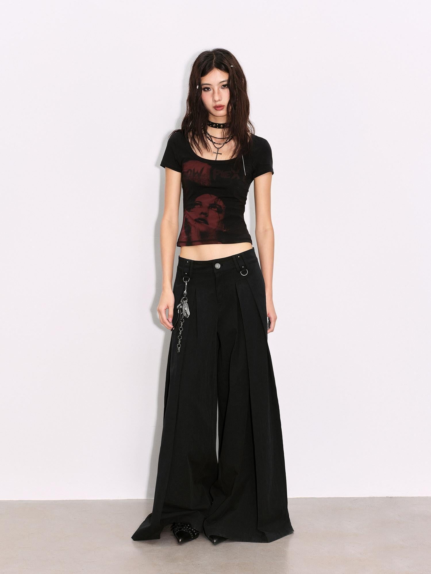 Low pixel Lyocell Cotton Blend Punk Printed Slim Fit Black Crop Tee Basic Crop Tops