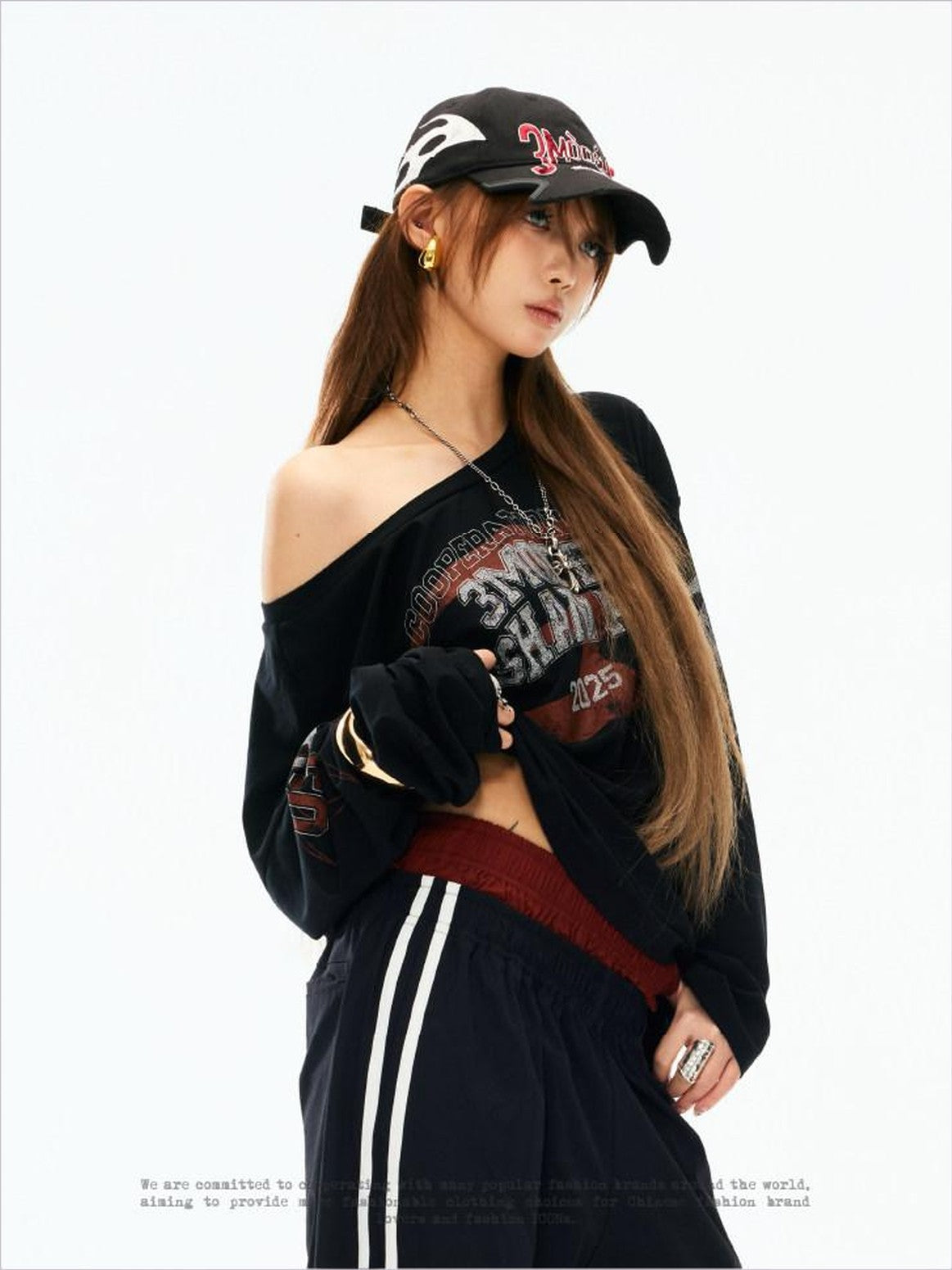 3MODE Asymmetric Shoulder Letter Print Women&