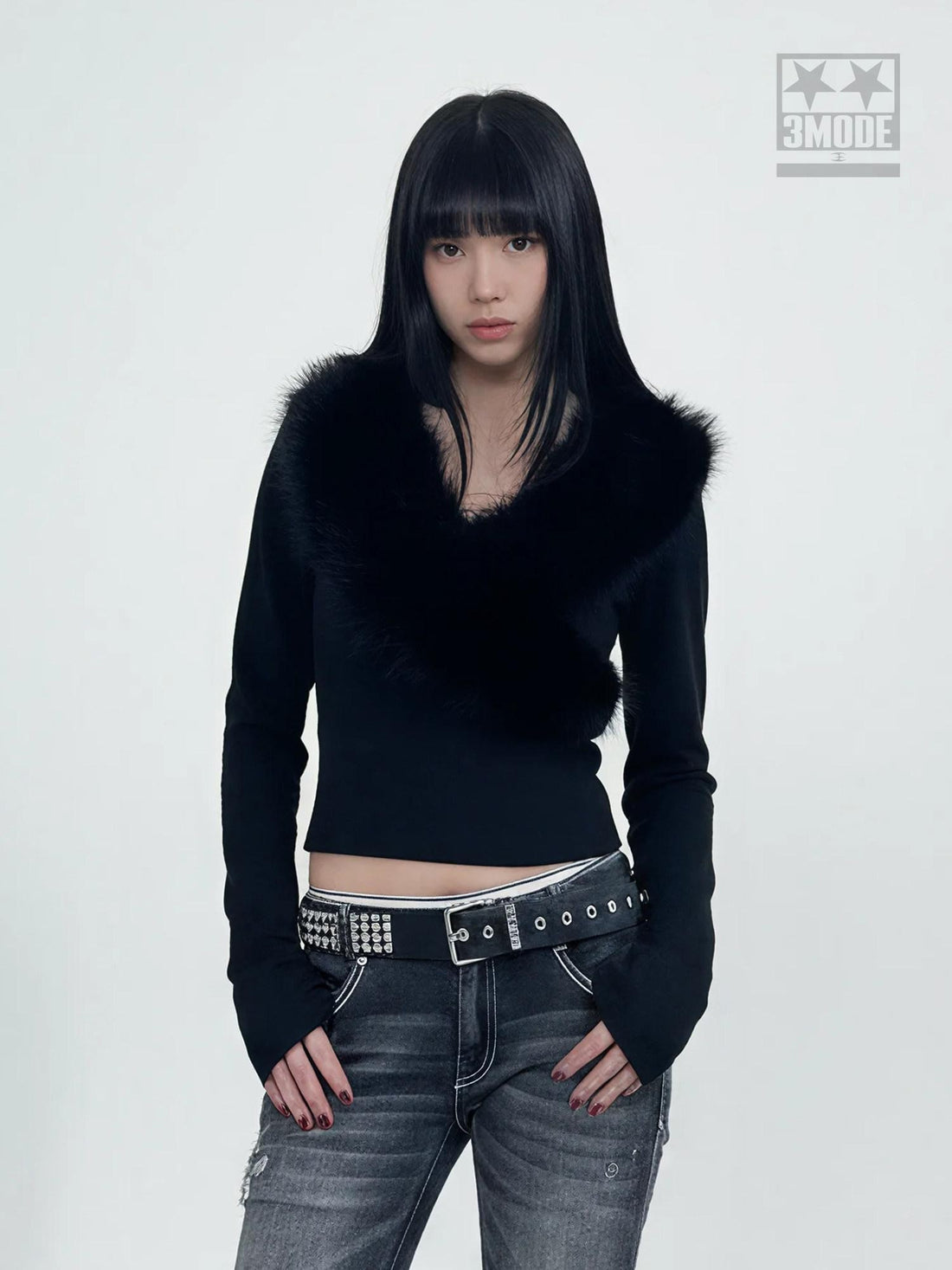 3MODE Black Cropped Crossover Fur Collar V-neck Women&