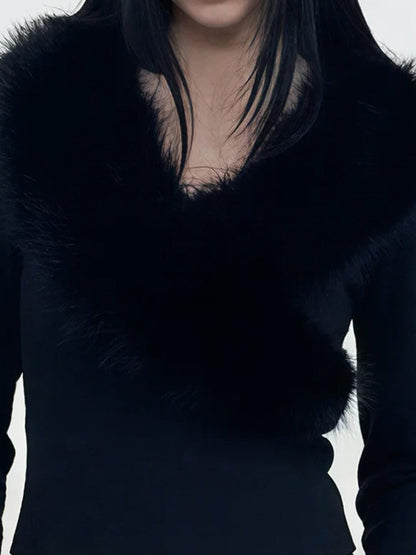 3MODE Black Cropped Crossover Fur Collar V-neck Women&