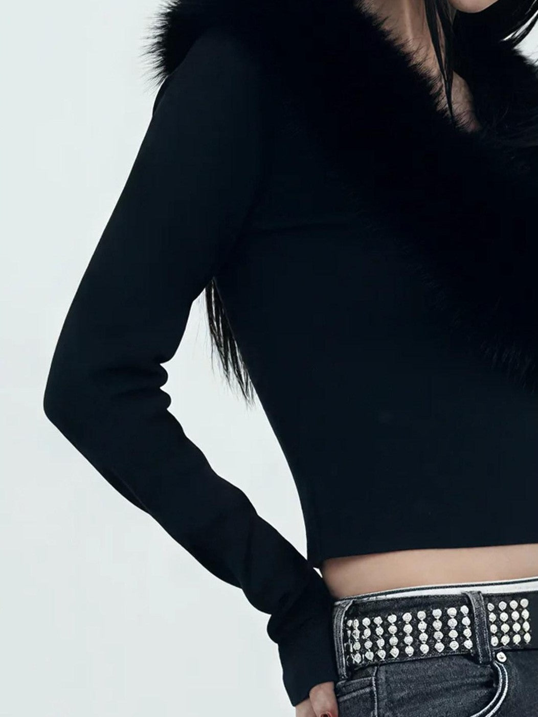 3MODE Black Cropped Crossover Fur Collar V-neck Women&