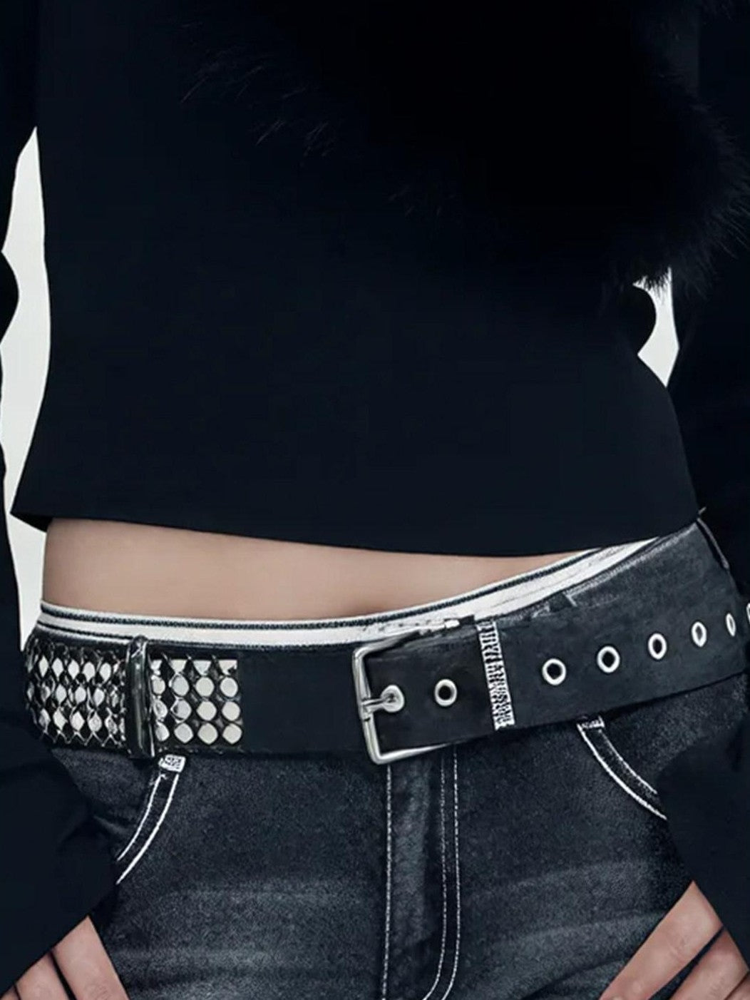 3MODE Black Cropped Crossover Fur Collar V-neck Women&