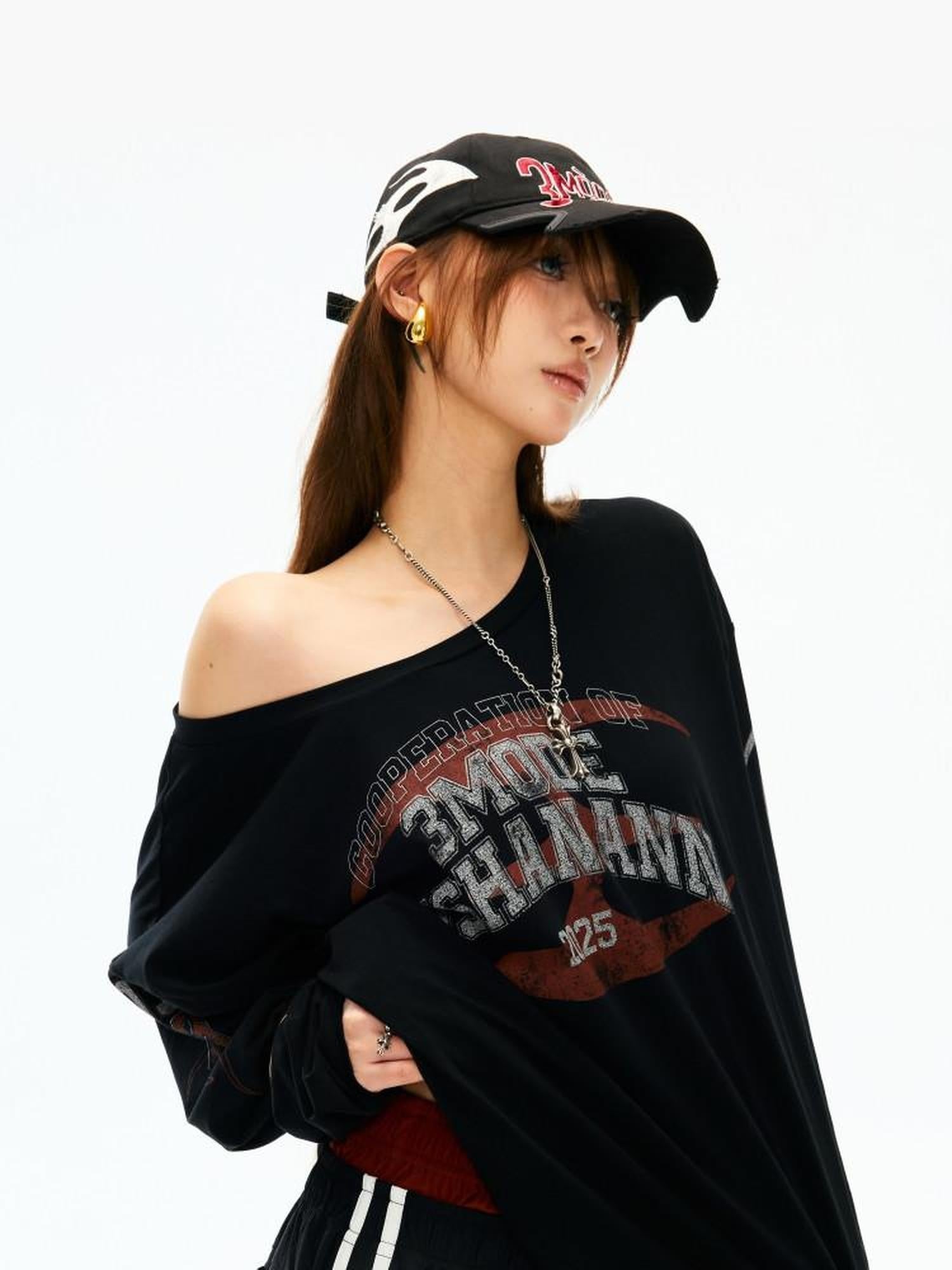 3MODE Black Embroidered Letter Notch Brim Cartoon Women&