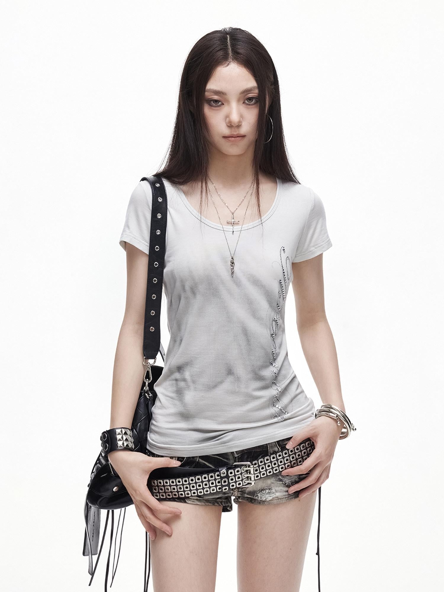 3MODE Gradient Side Rhinestone Lettering U Neck Women&