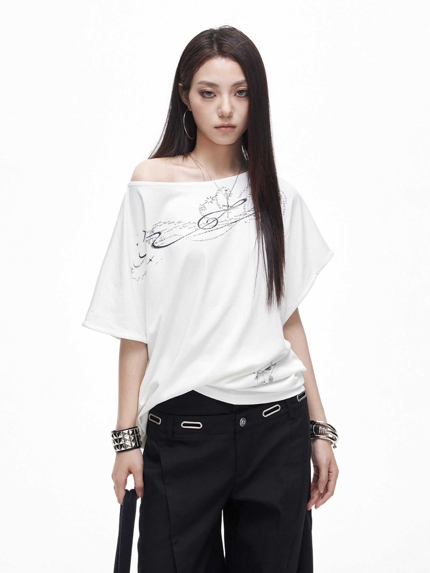 3MODE White Letter Print Slanted Neck Relaxed Fit Women&