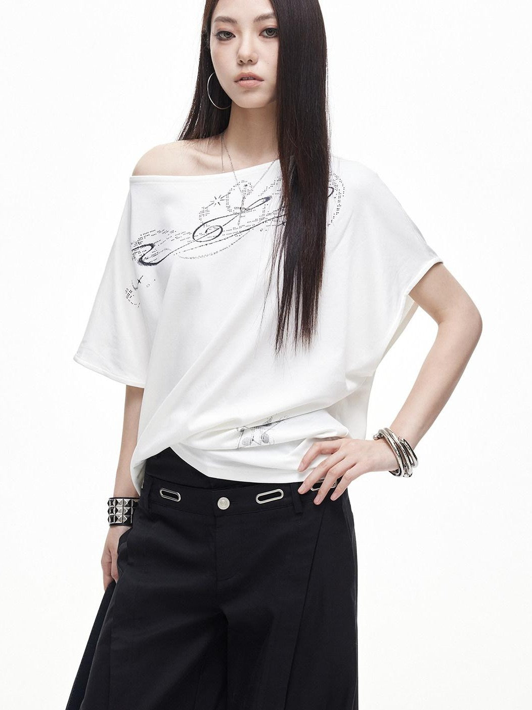 3MODE White Letter Print Slanted Neck Relaxed Fit Women&