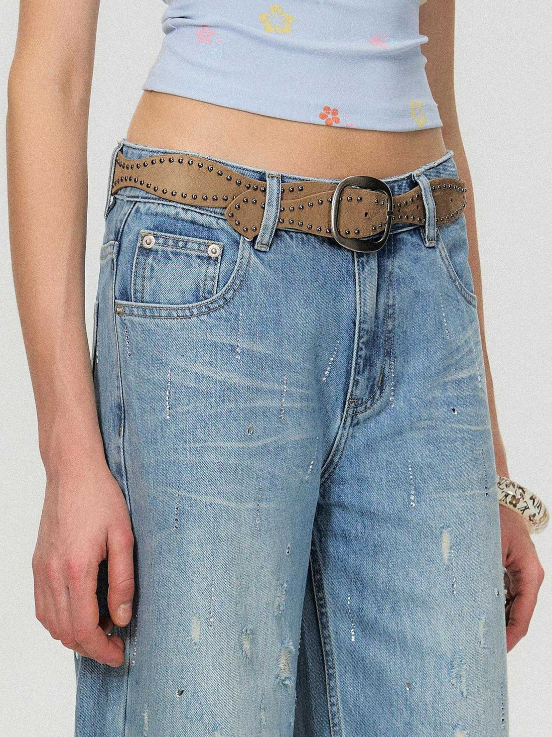 The NeverMore Crystal Trim Relaxed Natural Waist Women Washed Blue Zipper Straight Leg Jeans