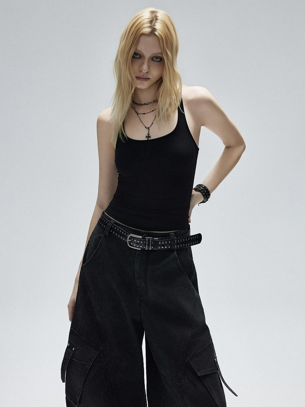 Low pixel Breathable Lyocell Slim U Neck Street Style Racerback Women Black Tank Tops