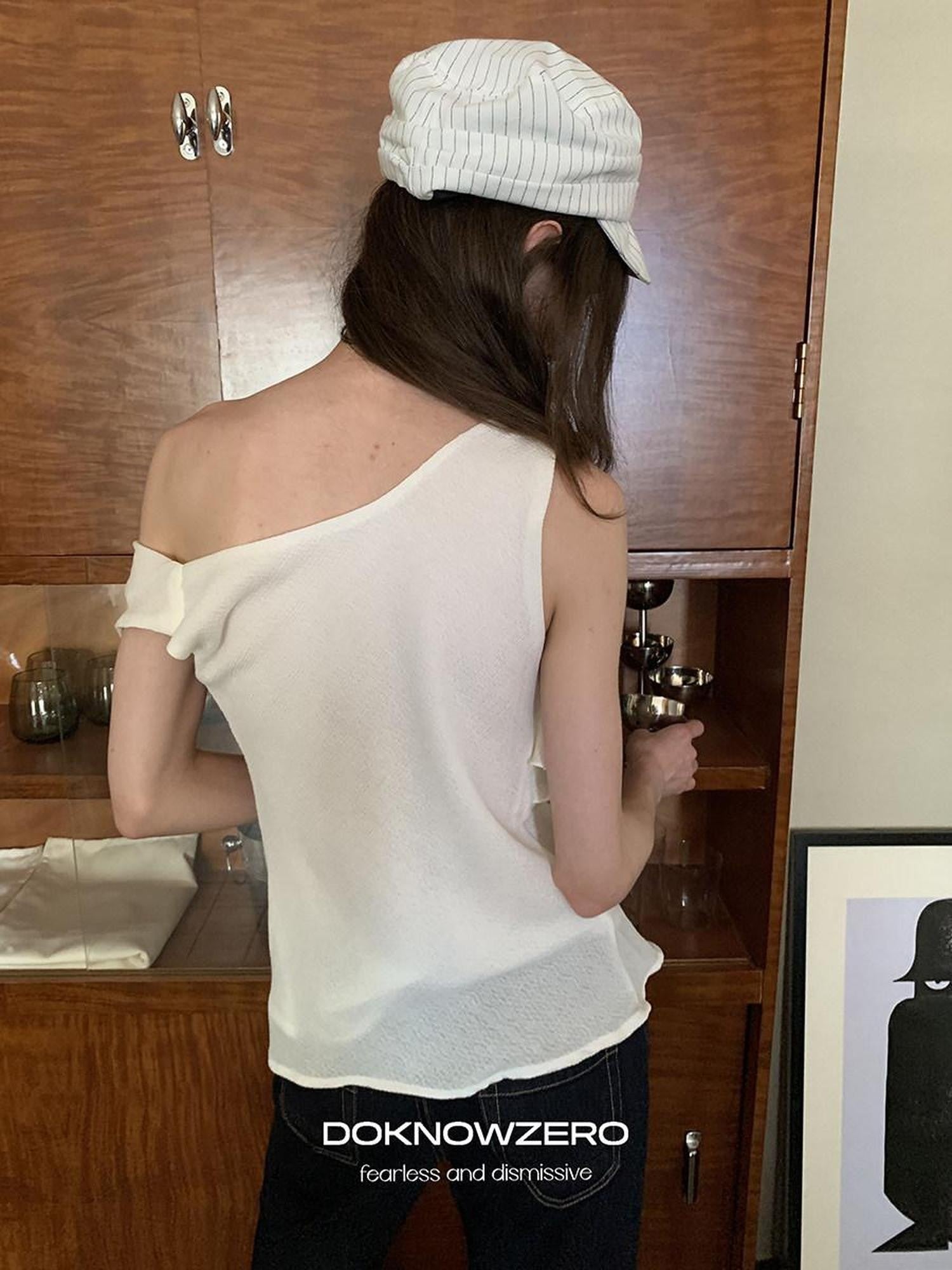DKZ OFFICIAL White Asymmetric Lace Draped Neck Women&
