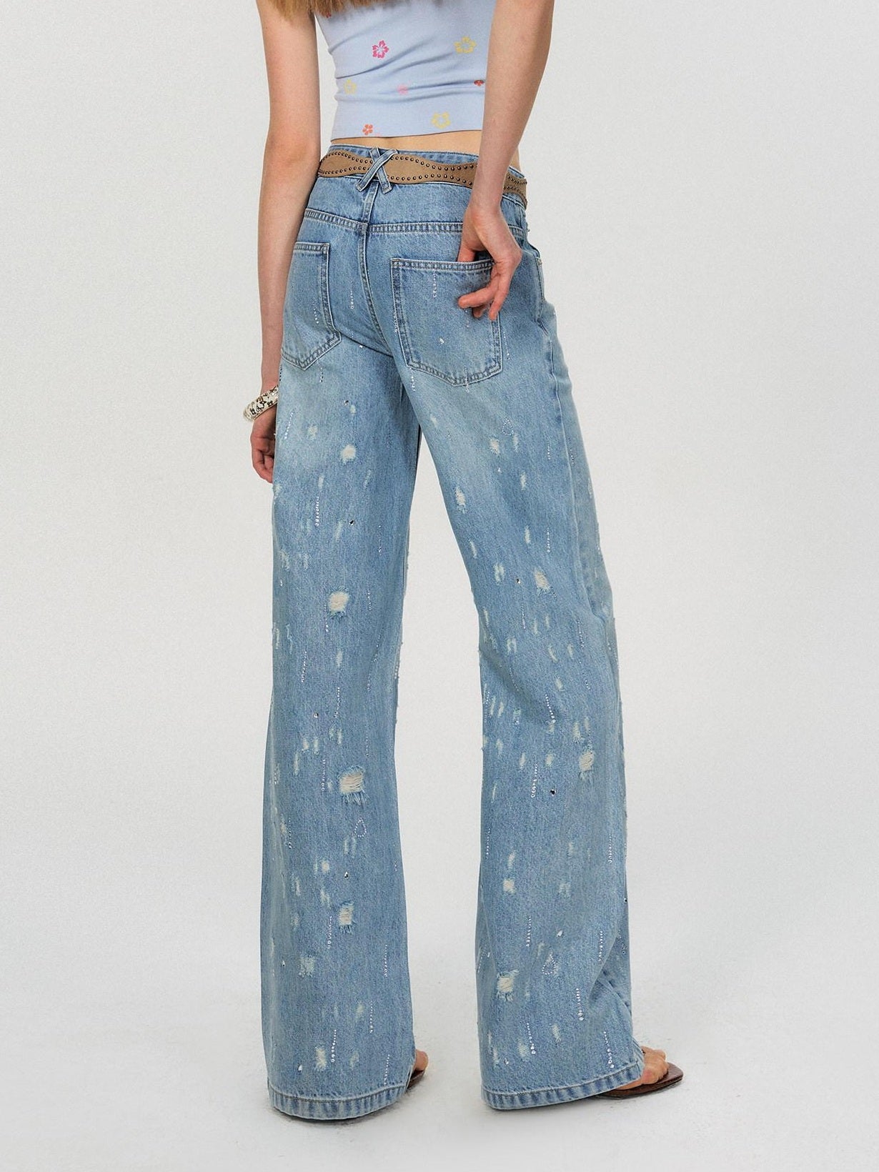 The NeverMore Crystal Trim Relaxed Natural Waist Women Washed Blue Zipper Straight Leg Jeans