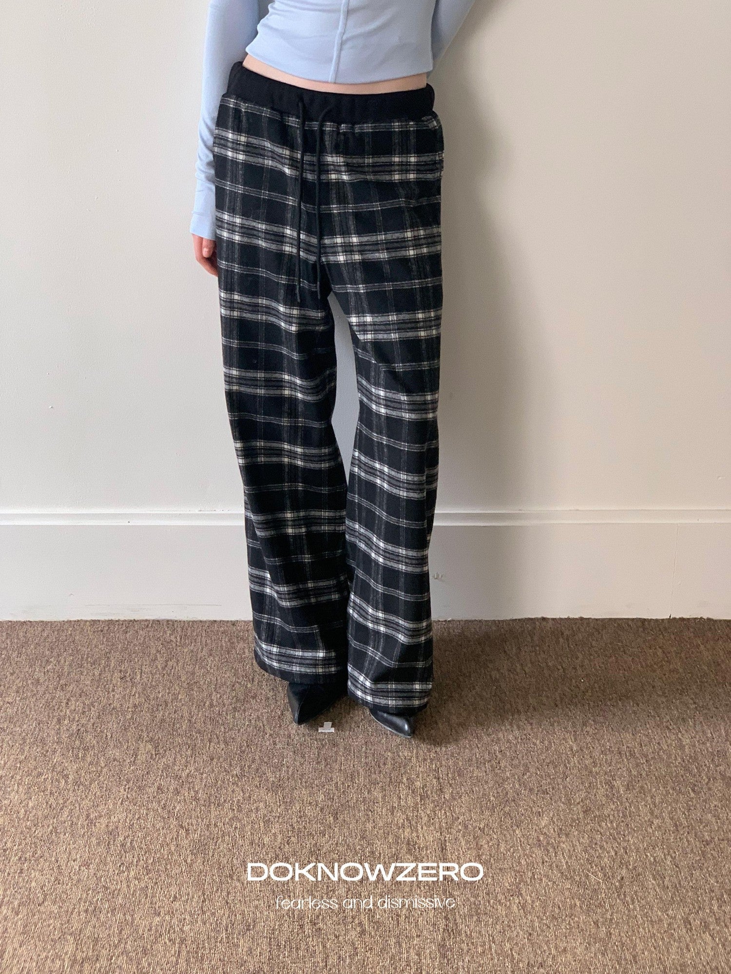 DKZ OFFICIAL Black Plaid Pockets Women&