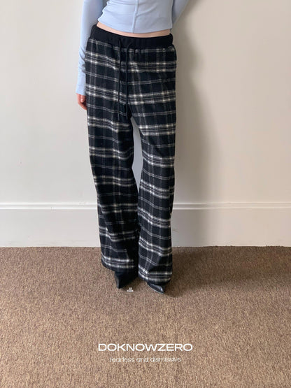 DKZ OFFICIAL Black Plaid Pockets Women&