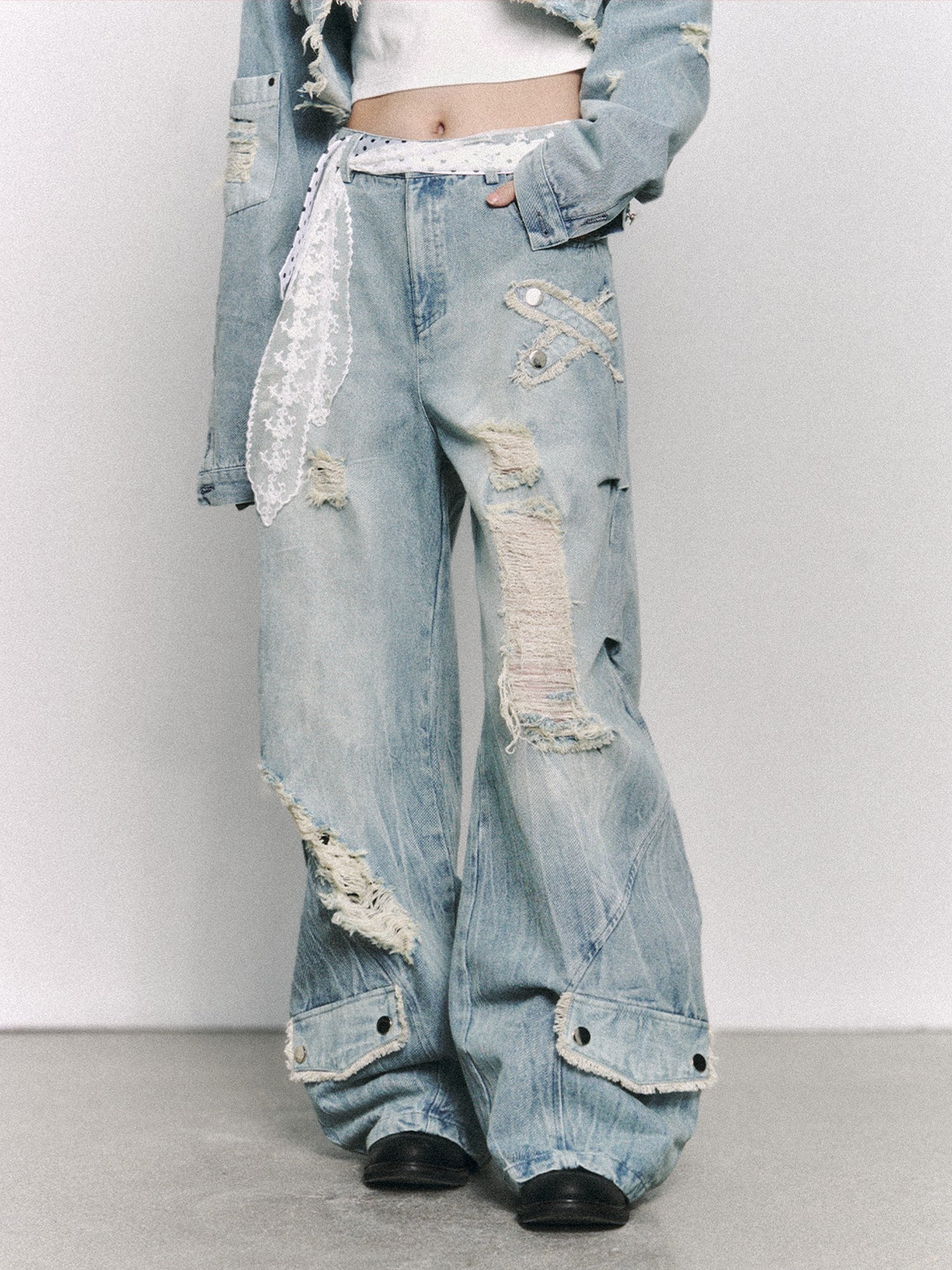 Frustration Garden Light Blue Washed Distressed Ripped Frayed Hem Women&