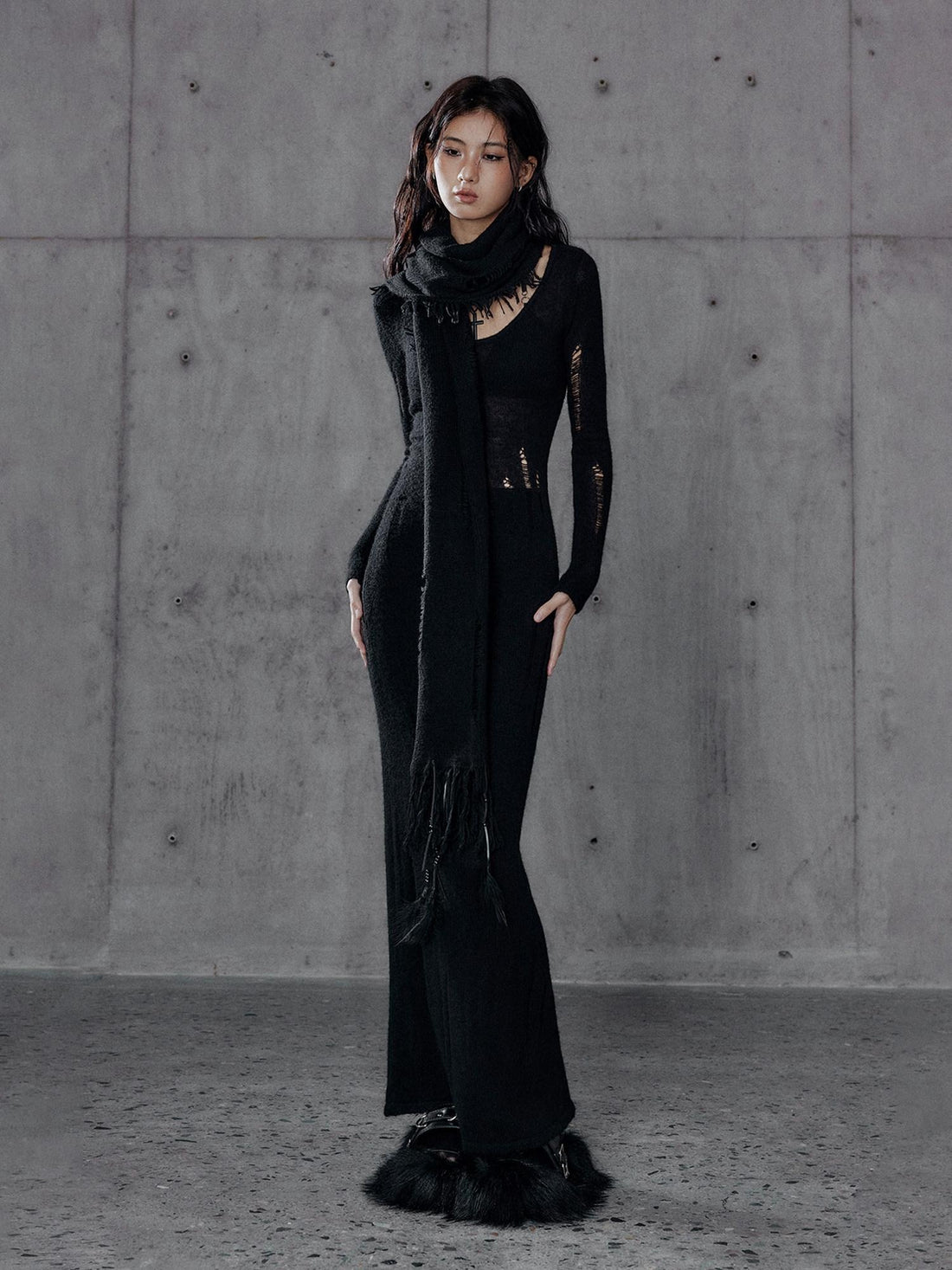 Low pixel Waist Defining Wool Knit Tassel Casual Long Sleeve Round Neck Black Maxi Dresses