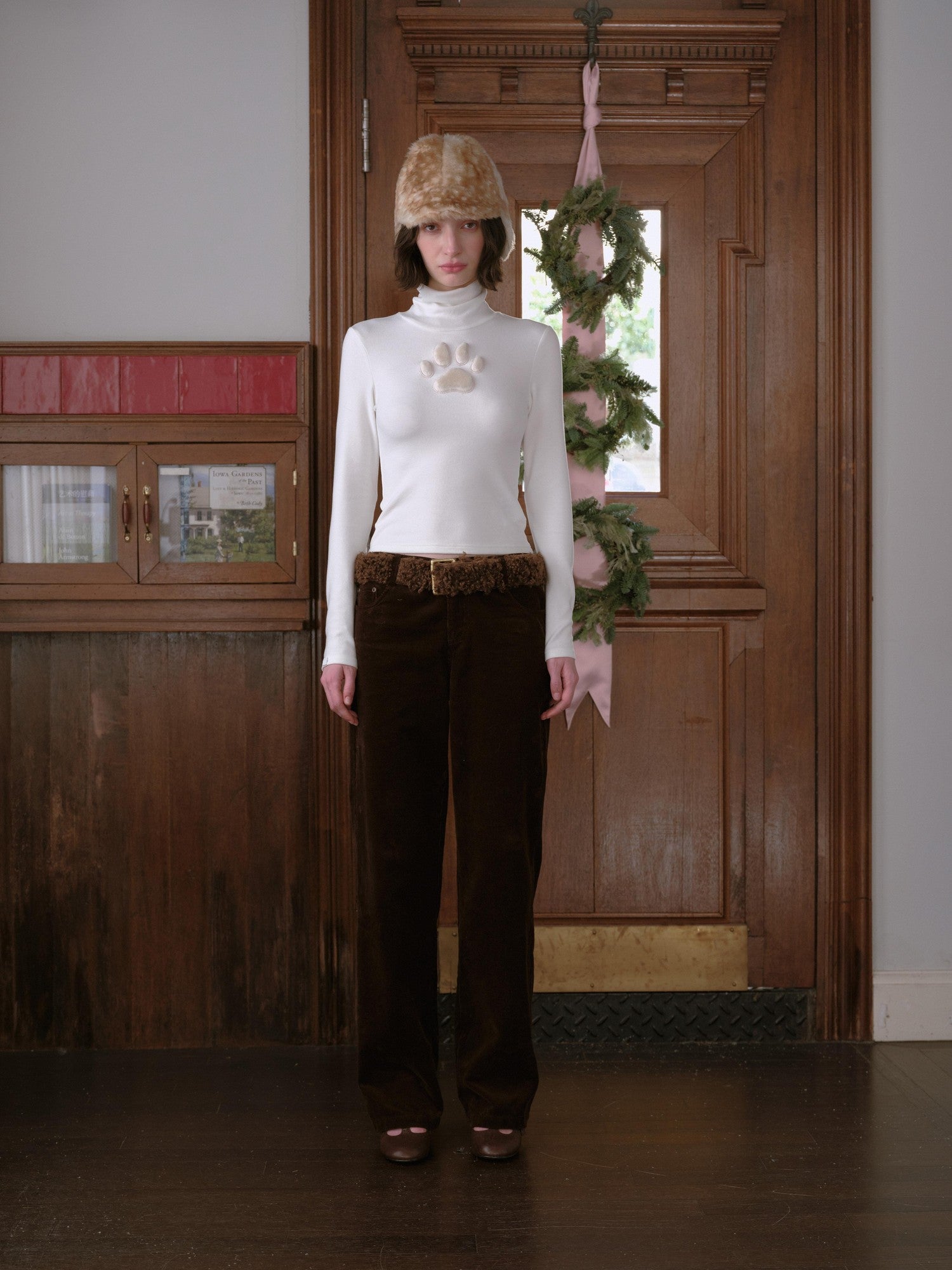 DKZ OFFICIAL Fuzzy High Neck Cat Paw Patchwork Slim Fit Women&