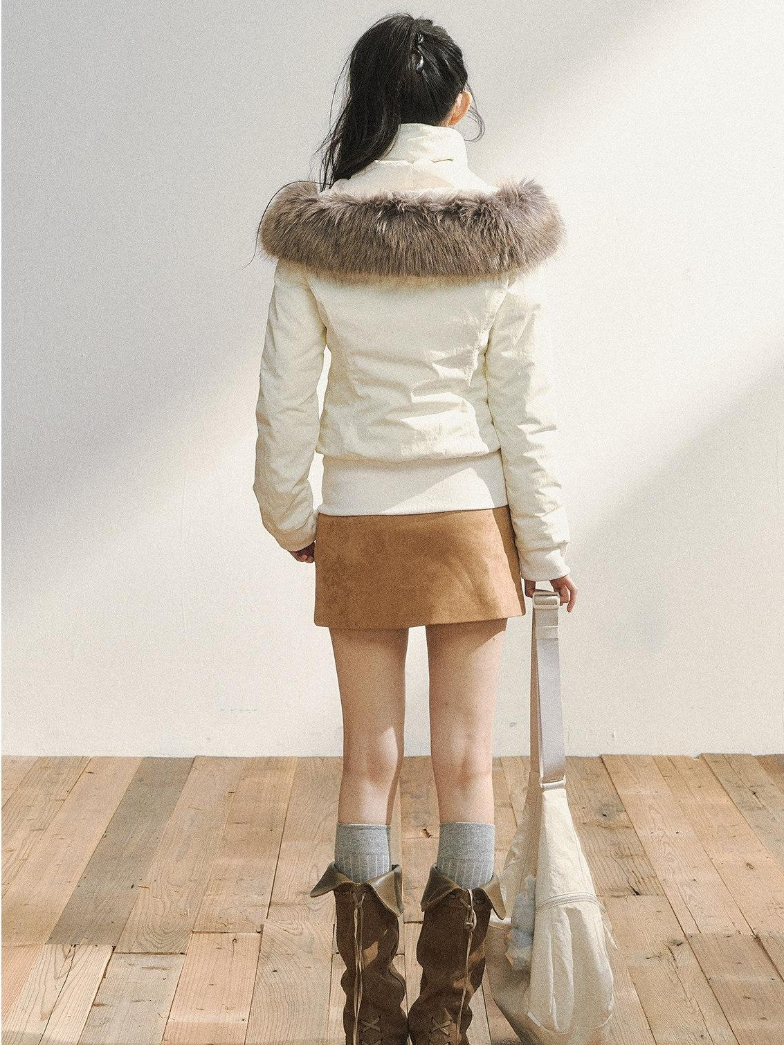 7Shiftin Warm Hooded Two Tone Fur Collar Toggle Closure Short Casual Women Puffer Jackets