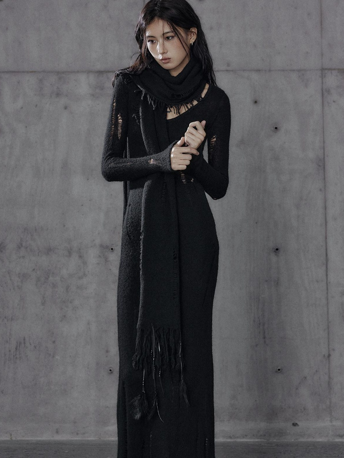 Low pixel Waist Defining Wool Knit Tassel Casual Long Sleeve Round Neck Black Maxi Dresses