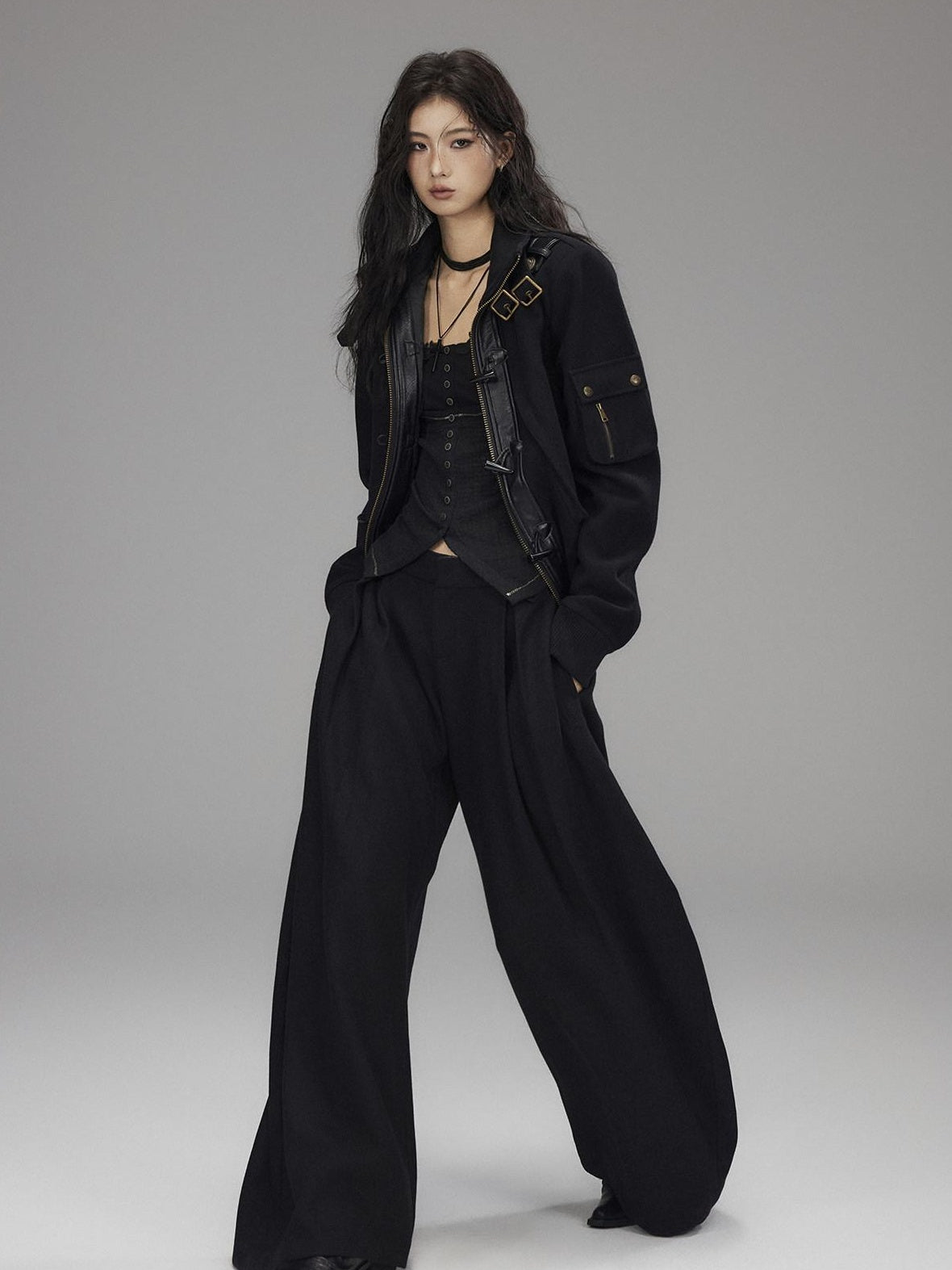 Low pixel Slim Fit Gothic V-neck Paneled Knit Black Womens Everyday Long Sleeve Crop Tops