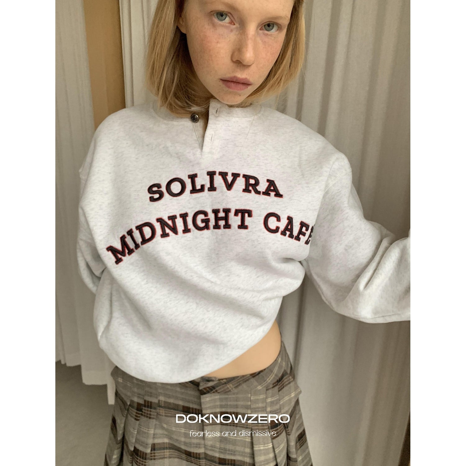 DKZ_OFFICIAL_Embroidered_Letter_Print_Flocked_Loose_Women&