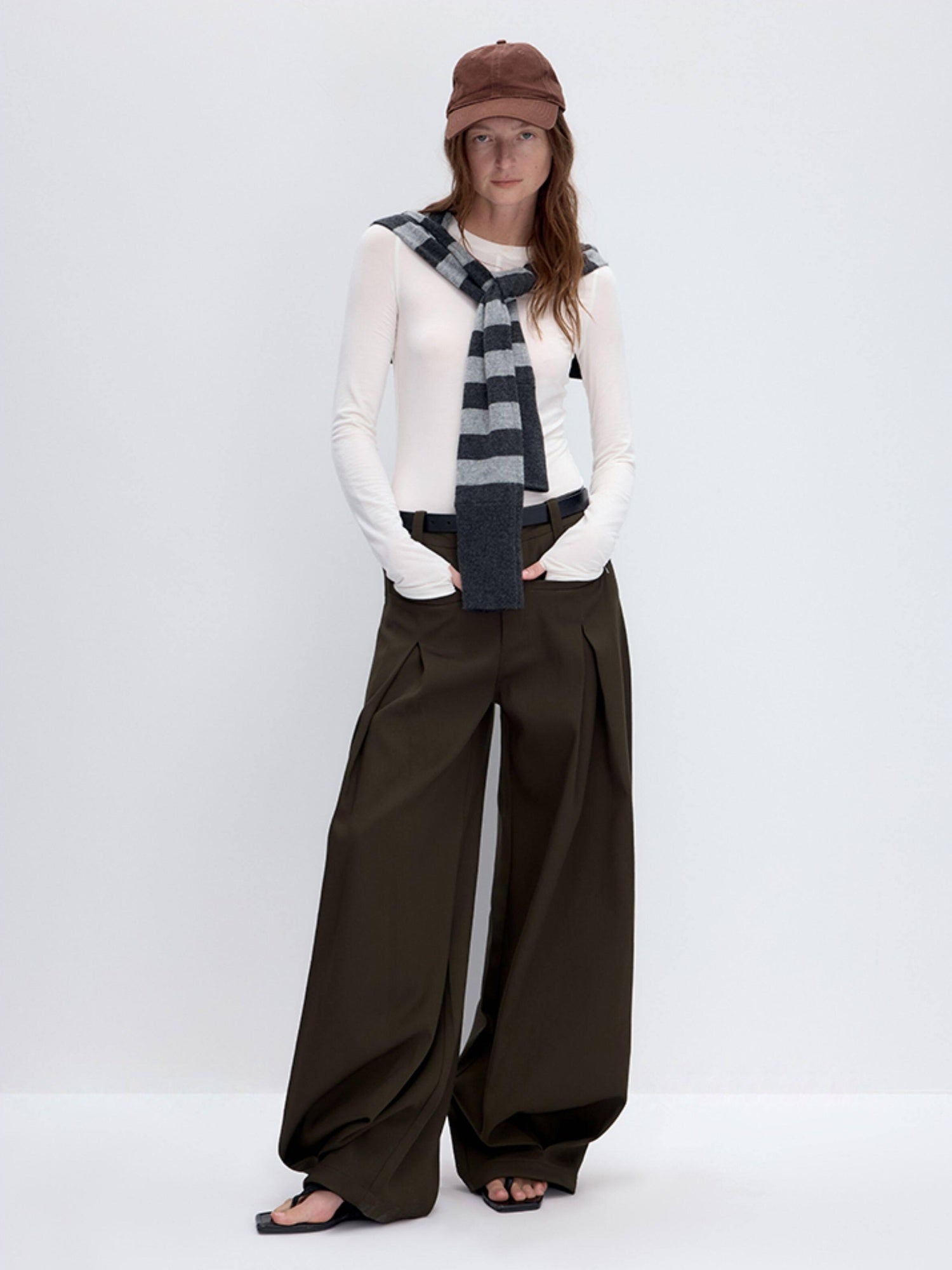 RUN TO THE FUTURE Pleated Low Waist Minimalist Loose Fit Women Vintage Green Wide-Leg Pants