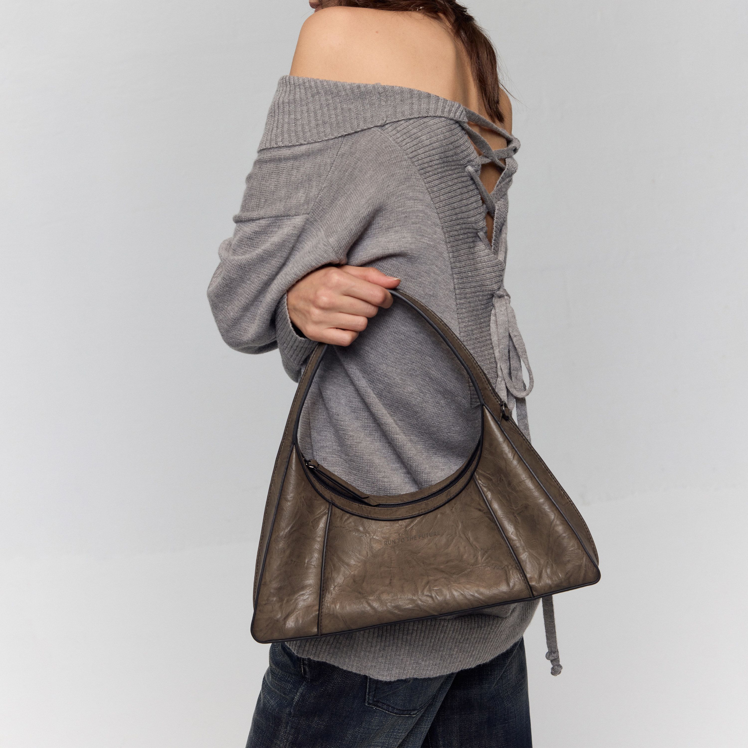 RUN_TO_THE_FUTURE_Waxed_Leather_Soft_Handle_Vintage_Topstitch_Medium_Zipper_Daily_Handbags_MISSTT