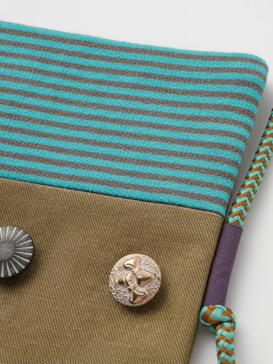 oinimi Khaki Stripe Button Badge Studded Square Women&